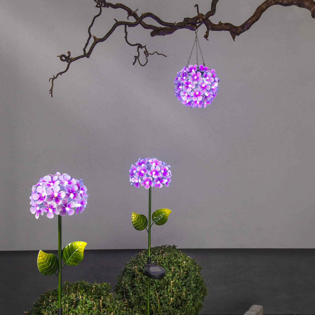 LED Solar Hängedeko "Hortensie" - mit Aufhänger - 44 kaltweiße LED - D: 16cm - Lichtsensor - pink