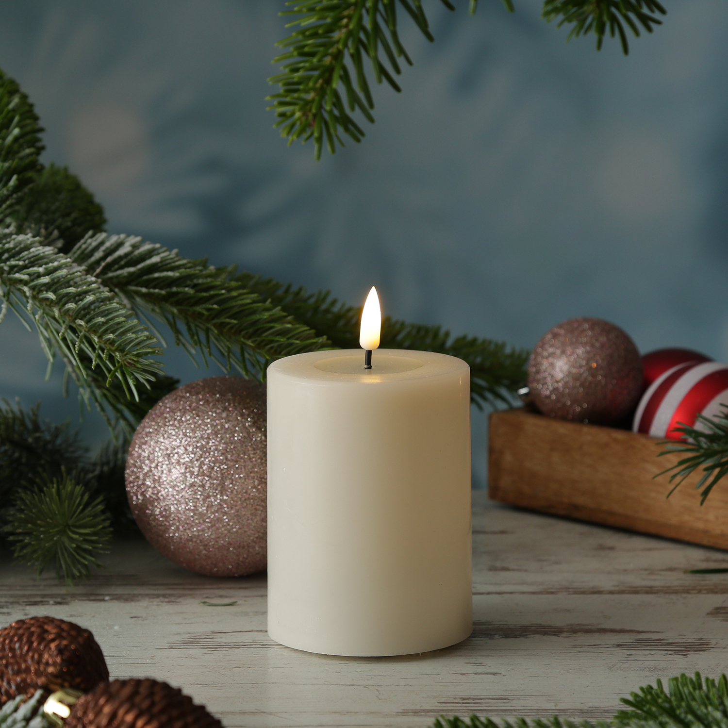 LED Stumpenkerze MIA - Echtwachs - realistische 3D Flamme - H: 10cm - Batteriebetrieb - creme