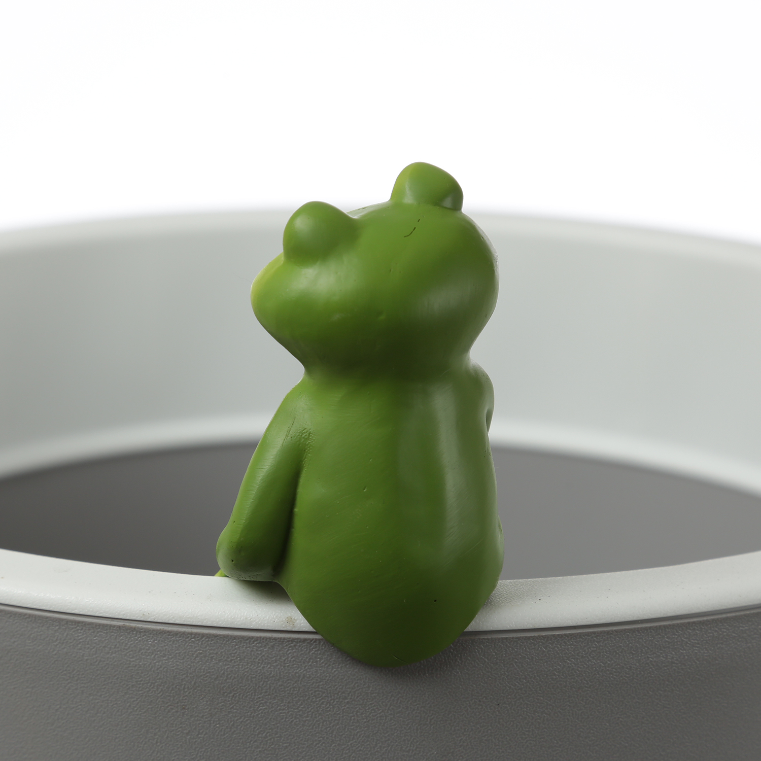 Blumentopfhänger Frosch - niedliche Dekofigur als Topfhänger - Tierfigur - Polyresin - H: 10cm