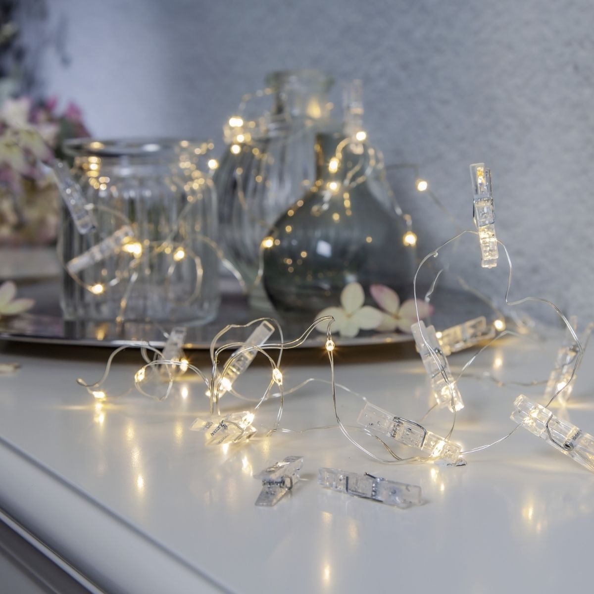 LED Clip Lichterkette - 16 Wäscheklammern - 30 warmweiße LED - 2,9m - Timer - Batterie - transparent
