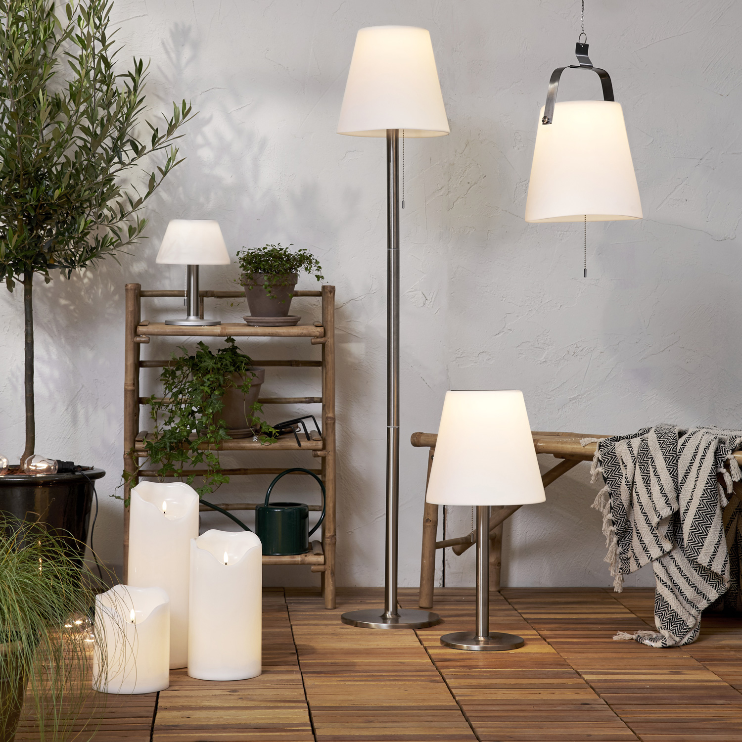 LED XXL Stumpenkerze Flamme - Kunststoff - flackernde 3D Flamme - H: 40cm - Timer - f. Außen - weiß LED XXL Stumpenkerze Flamme - Kunststoff - flackernde 3D Flamme - H: 40cm - Timer - f. Außen - weiß