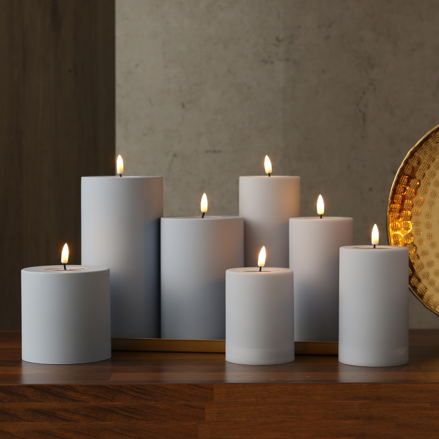 LED Stumpenkerze MIA - Kunststoff - realistische 3D Flamme - H: 10cm - outdoor - pastellblau