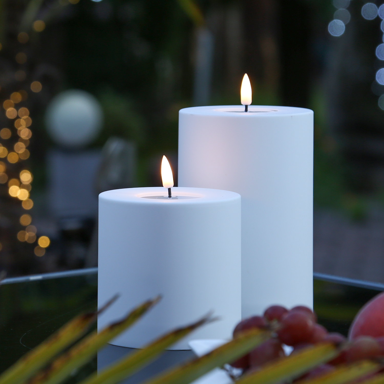 LED Stumpenkerze MIA - Kunststoff - realistische 3D Flamme - H: 10cm, D: 10cm - outdoor - weiß LED Stumpenkerze MIA - Kunststoff - realistische 3D Flamme - H: 10cm, D: 10cm - outdoor - weiß