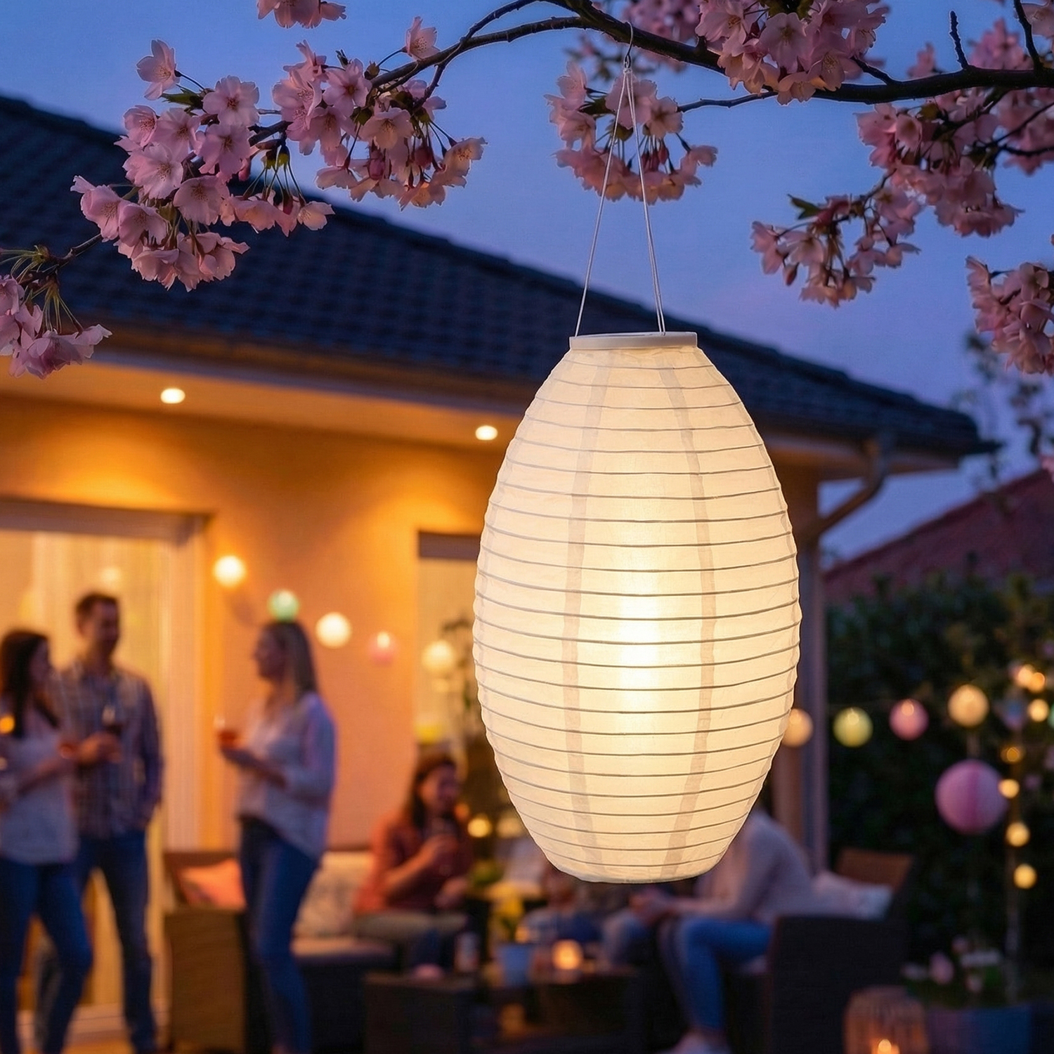 LED Solar Lampion oval - warmweiße LED - H: 33cm - D: 22cm - Lichtsensor - weiß