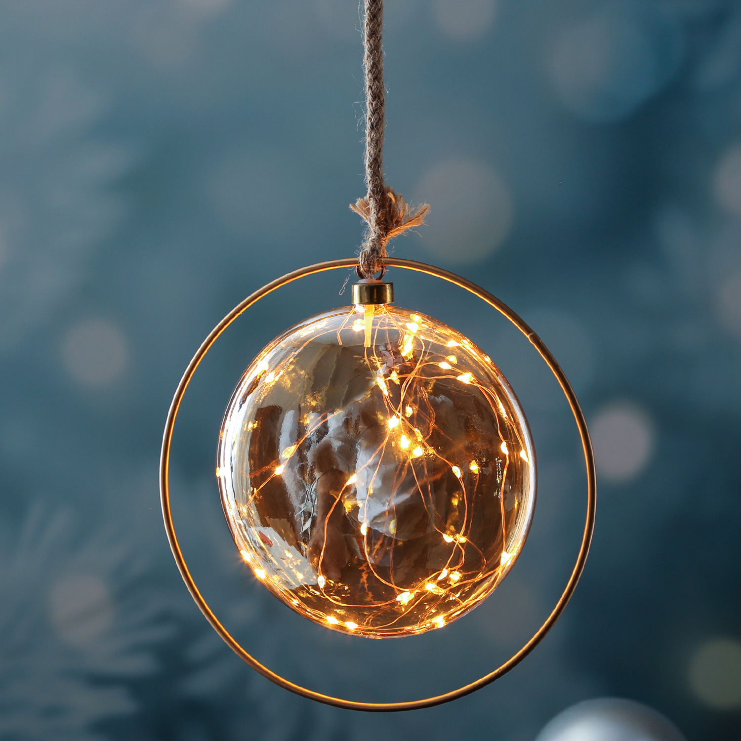 LED Glaskugel JUTTA - mit Juteseil und Ring - 40 bernsteinfarbene LED - D: 26cm - Timer - bernstein