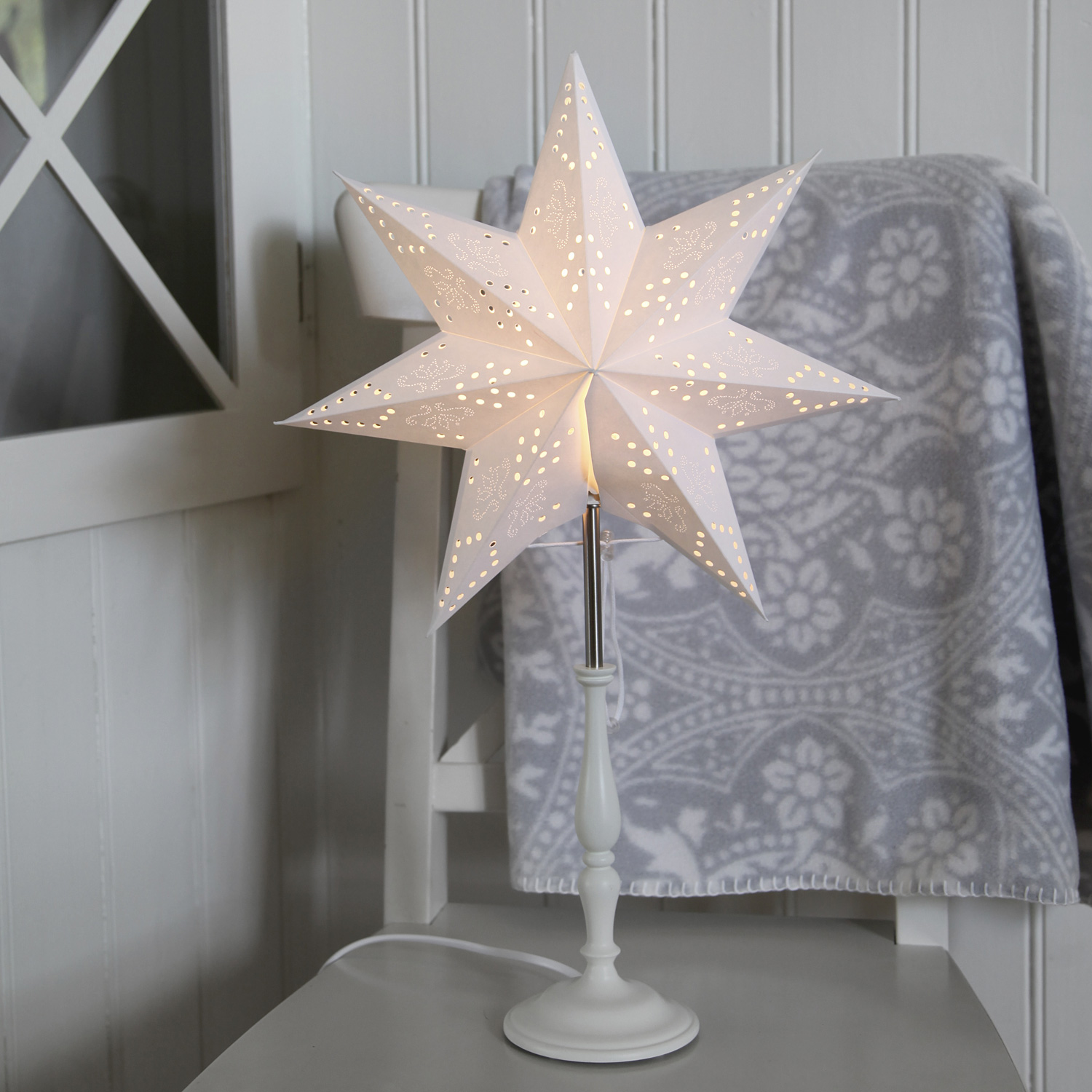 Papierstern "Romantic " - stehend - 7-zackig - H: 55cm, Ø 35 cm - inkl. Kabel - weiß