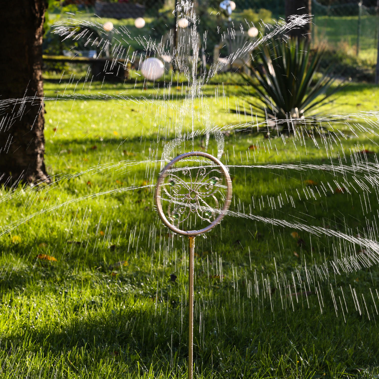 Gartenstecker SCHMETTERLING - Wassersprinkler - Edelstahl - H: 75cm - D: 19cm - silber, grün
