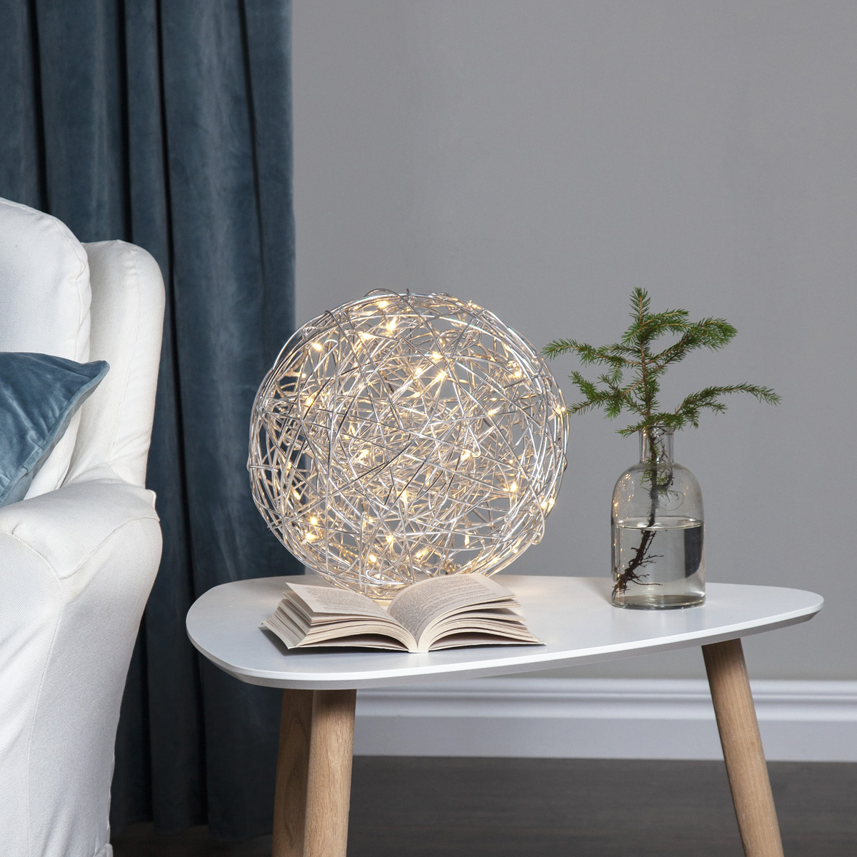 LED 3D Designkugel - D: 30cm - 50 warmweiße LED - Indoor & Outdoor - aus Silberdraht
