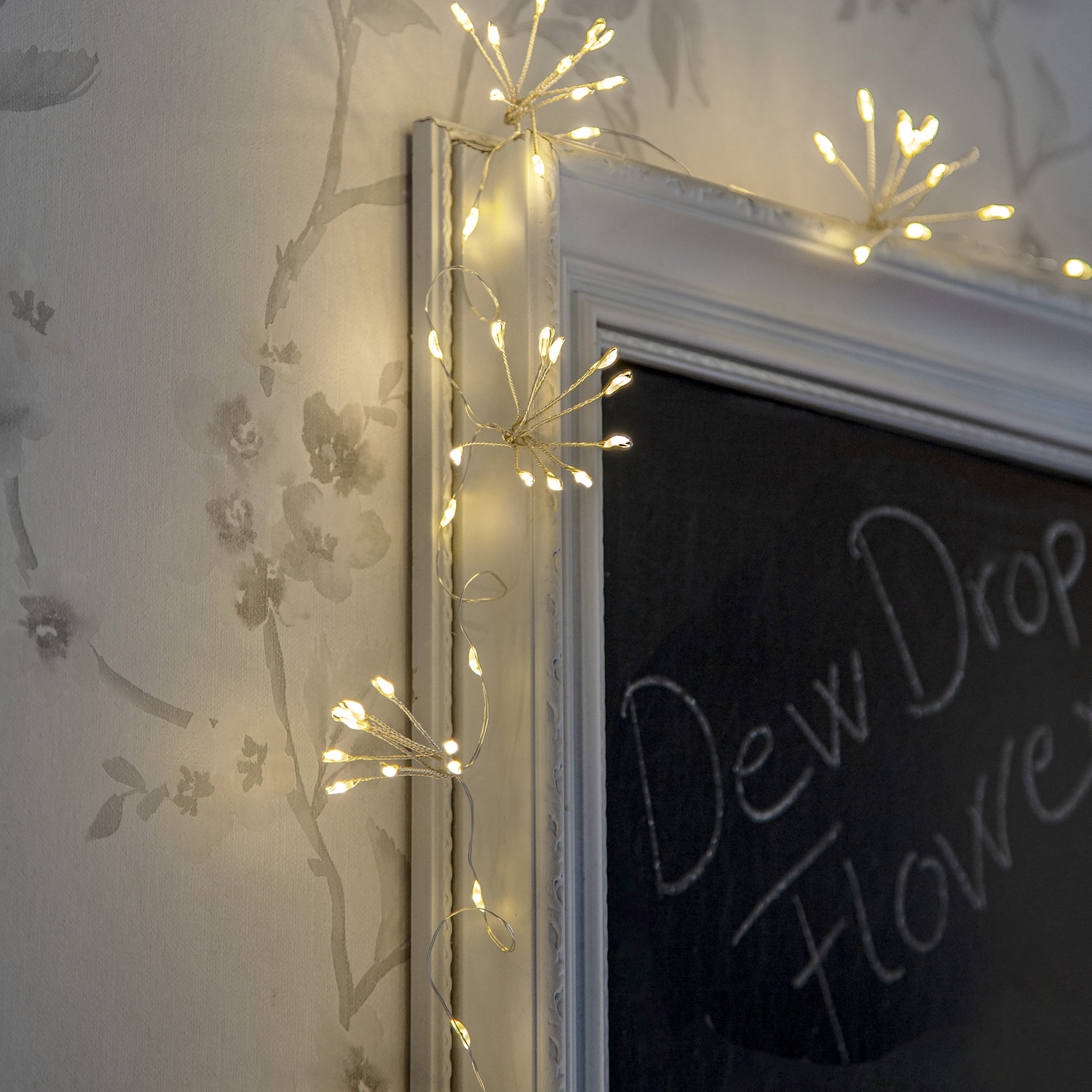 LED Lichterkette Dew Drop Blume - 120 Tautropfen LED - 10 Blüten - L: 1,4m - Timer - Batterie