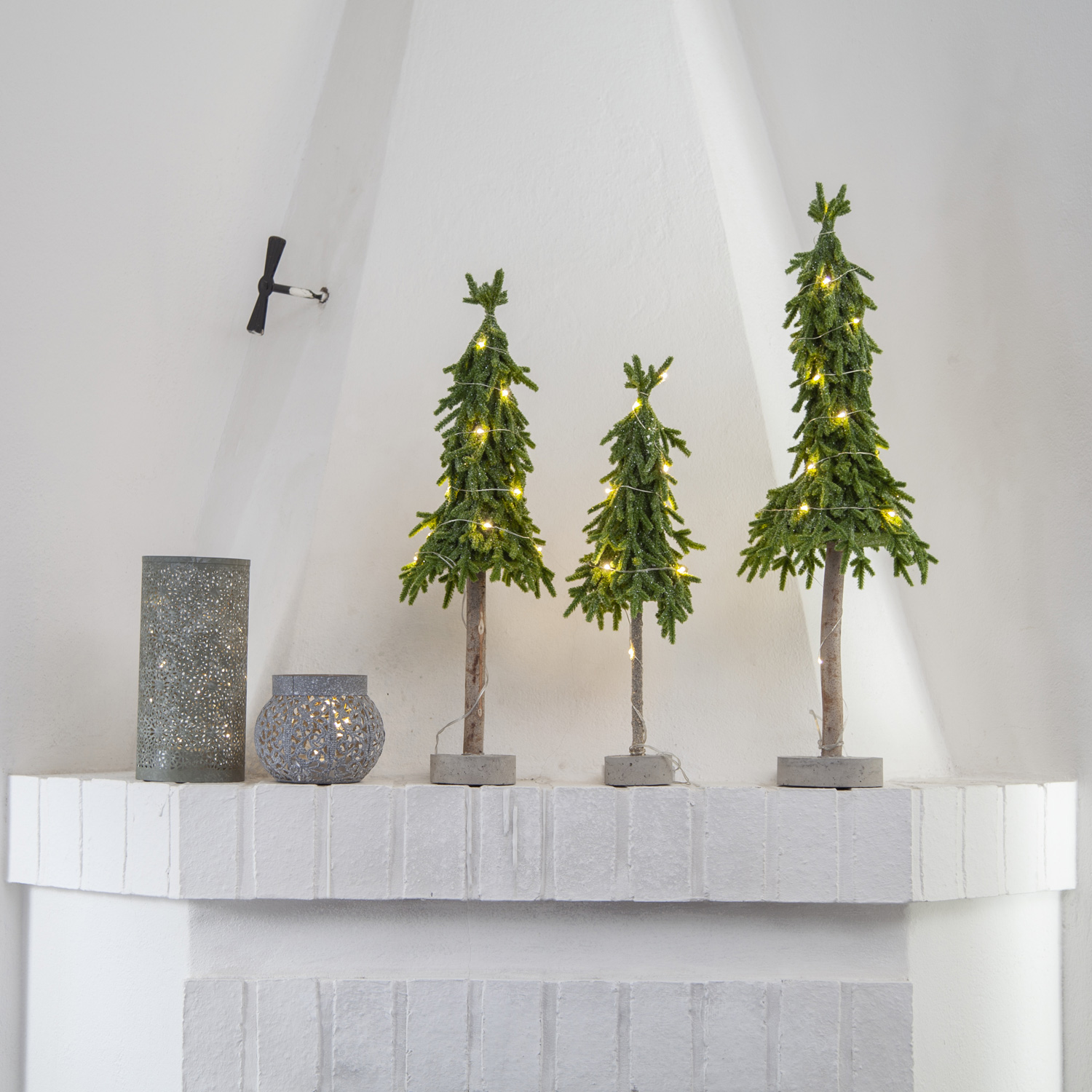 LED Tannenbaum Lummer - stehend - Tischbaum - 10 warmweiße LED - H: 45cm - Batteriebetrieb - grün