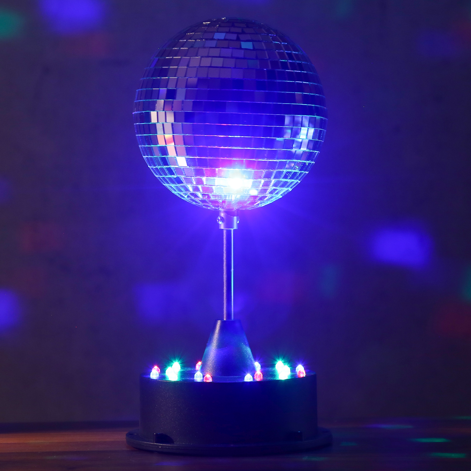LED Spiegelkugel 13cm mit Standfuß - 18 bunte LED - Batterie und USB Betrieb - silber