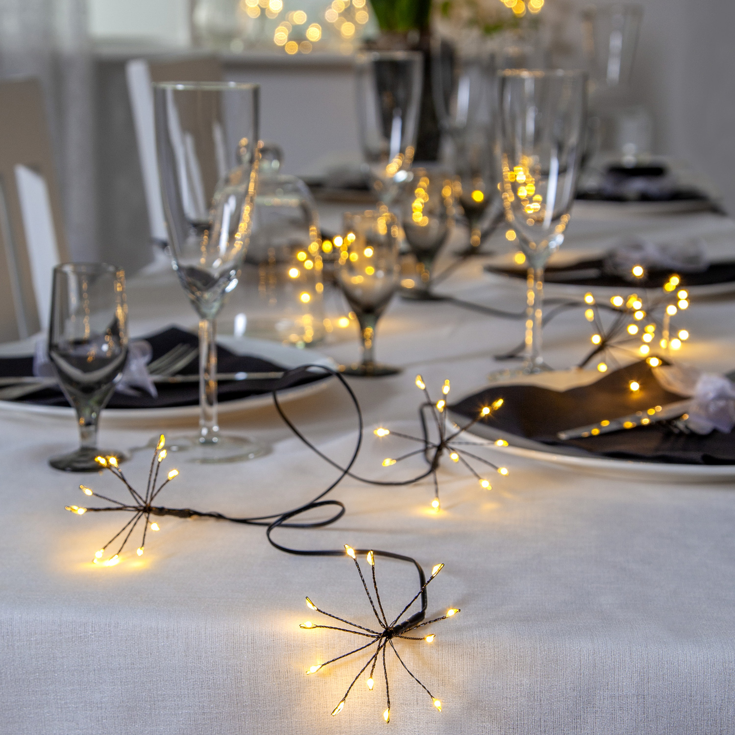 LED Lichterkette Dew Drop Flower - 96 LED Tautropfen - 8 Blüten - L:2,10m - Timer - Batterie - Außen