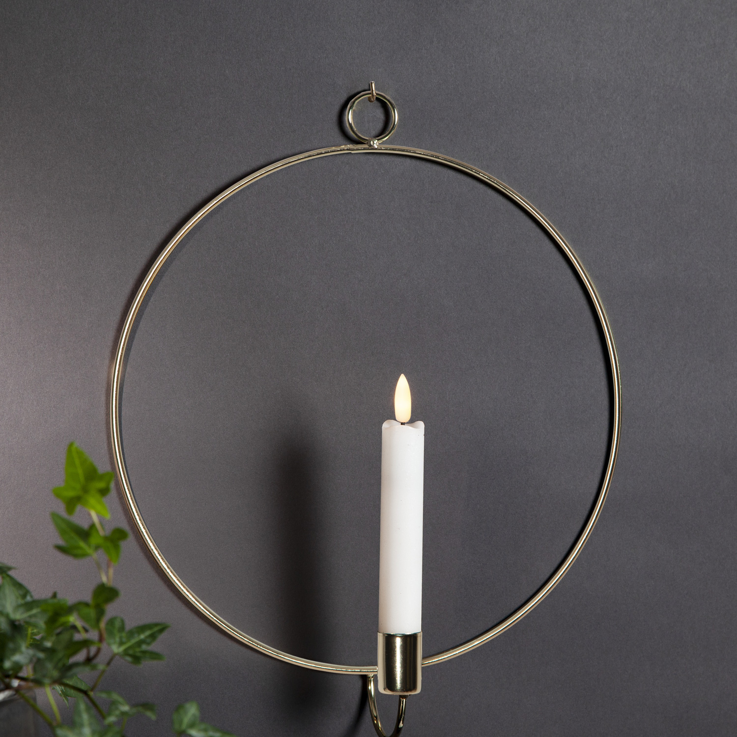 Dekoring mit LED Kerze Flamme - warmweiße LED - mit Wandöse - D: 28cm - Timer - Batterie - gold