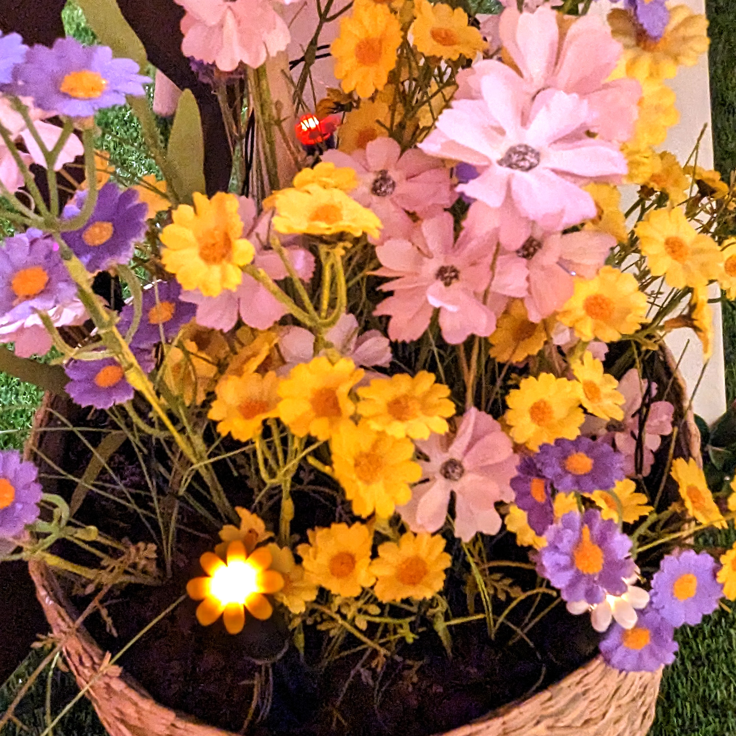 LED Solar Lichterkette Blumen - 5 Gartenstecker mit bunten Blümchen - L: 1,2m H: 17cm - Lichtsensor