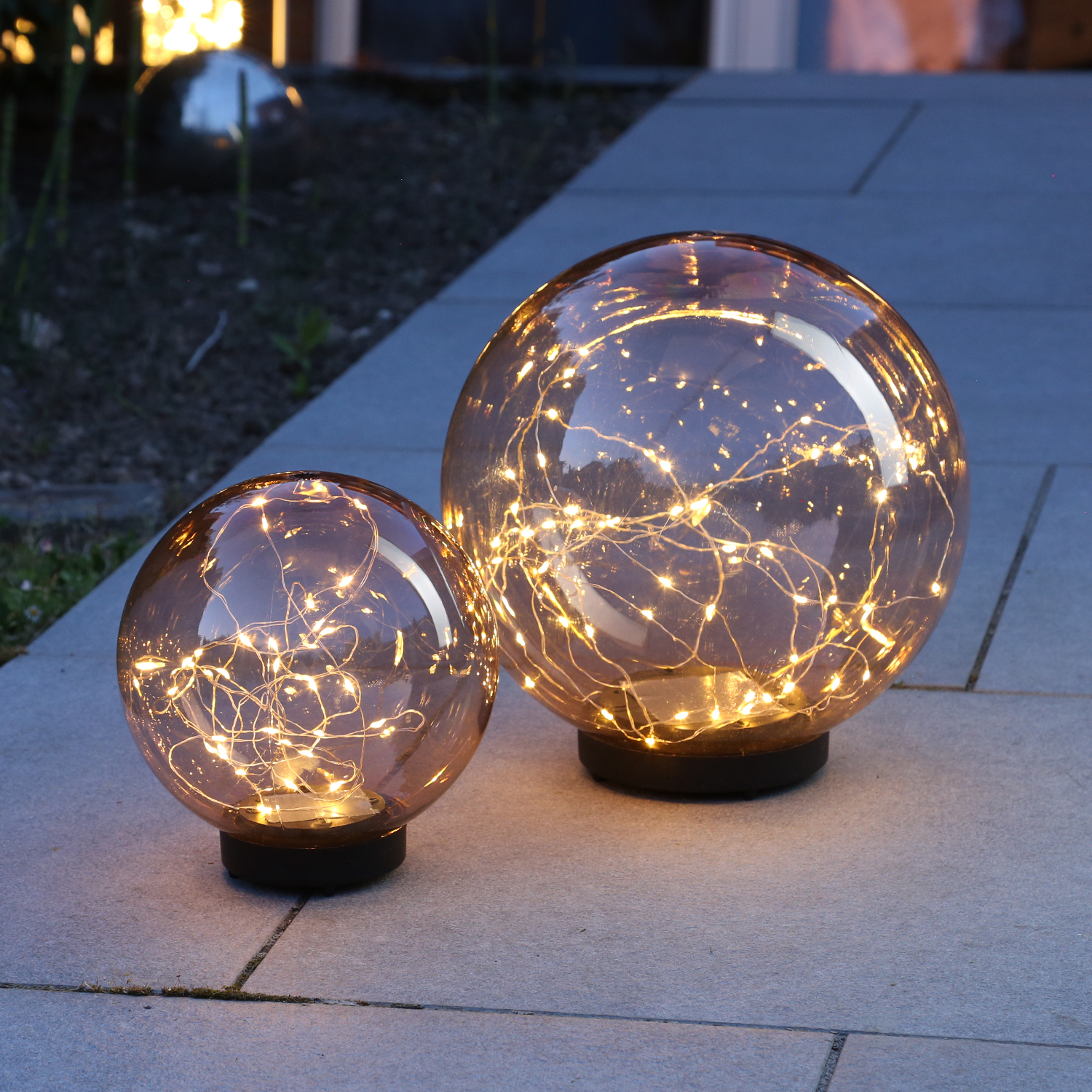 LED Solar Kugellampe - 2in1 - Kunststoff - warmweiße LED Drahtlichterkette - D: 20cm - bernstein