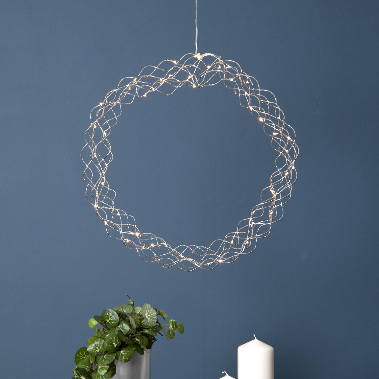 LED-Kranz "Curly" - 50 warmweiße LED - D: 45cm - Material: Metall - silber