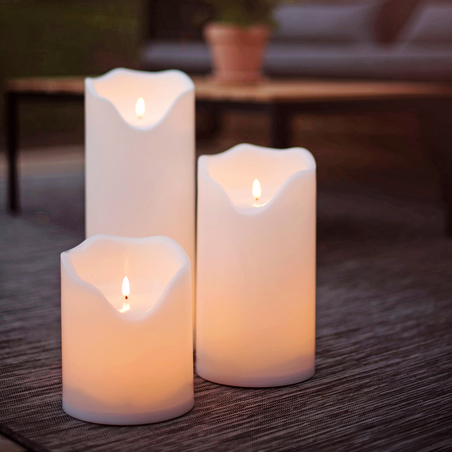 LED XXL Stumpenkerze Flamme - Kunststoff - flackernde 3D Flamme - H: 40cm - Timer - f. Außen - weiß LED XXL Stumpenkerze Flamme - Kunststoff - flackernde 3D Flamme - H: 40cm - Timer - f. Außen - weiß
