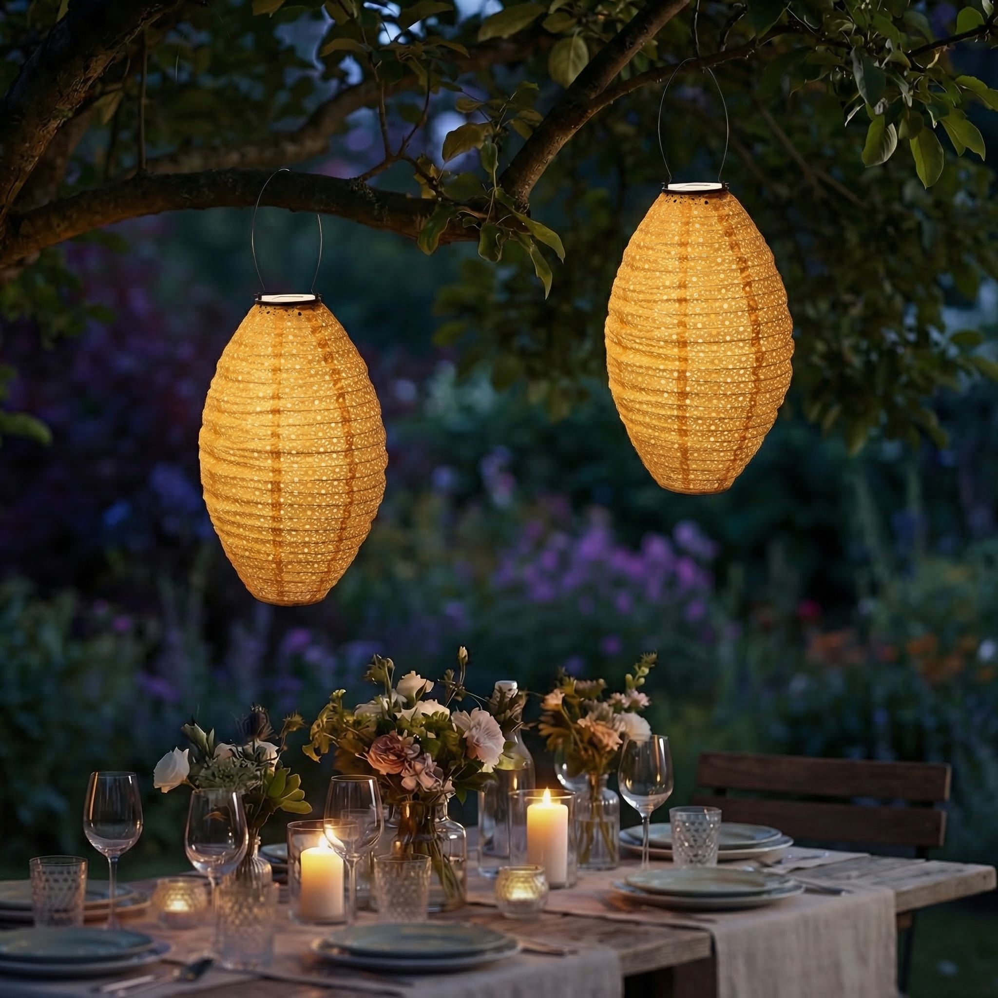 LED Solar Lampions oval - mit Blumenmuster - H: 38cm - D: 23cm - Lichtsensor - gelb - 2er Set