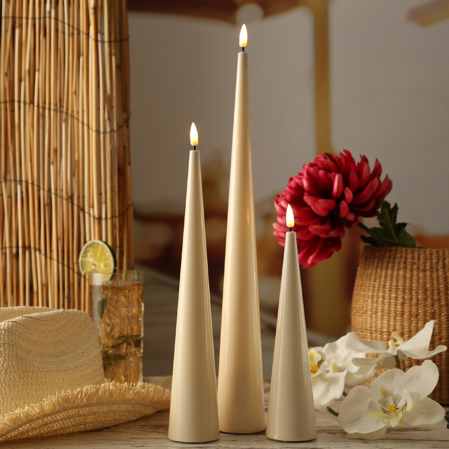 LED Kegelkerze LEA - Echtwachs - realistische 3D Flamme - H: 28cm - Batteriebetrieb - creme