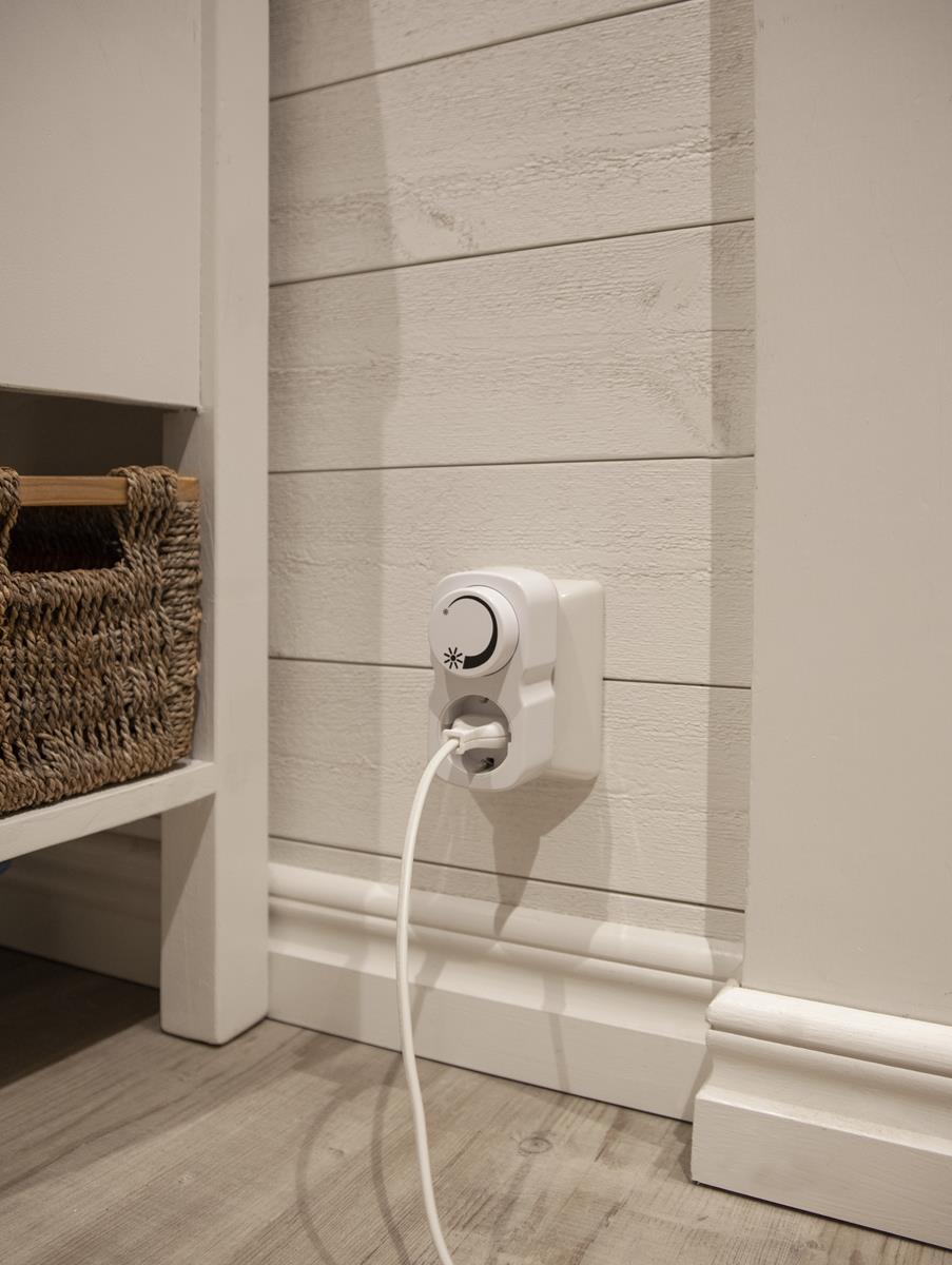 PLUG-IN Dimmer - für die Steckdose - 0-200W