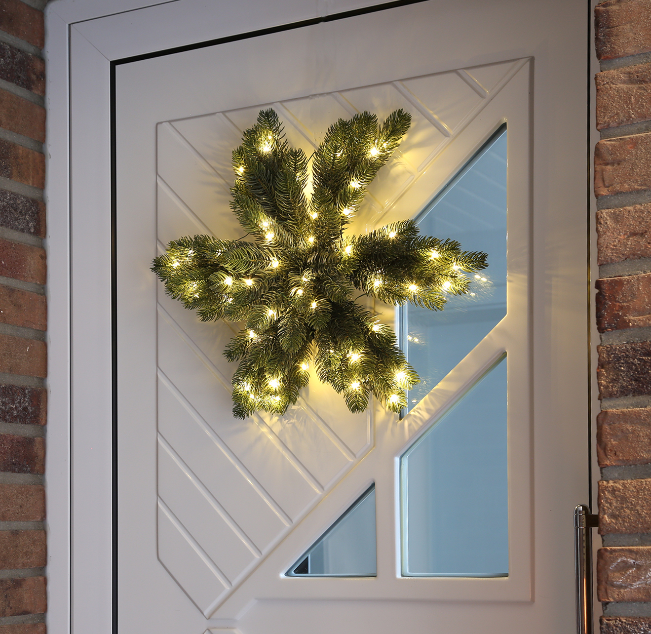 Tannenkranz - sternförmig - Kunststoff - 50 warmweiße LED - D: 50cm - Timer - Batterie - grün