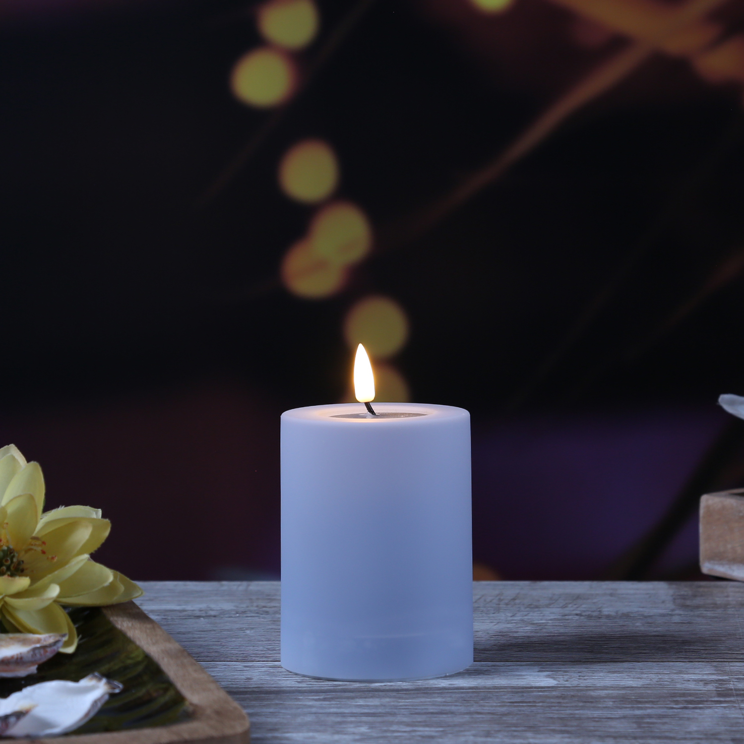 LED Stumpenkerze MIA - Kunststoff - realistische 3D Flamme - H: 10cm - outdoor - pastellblau