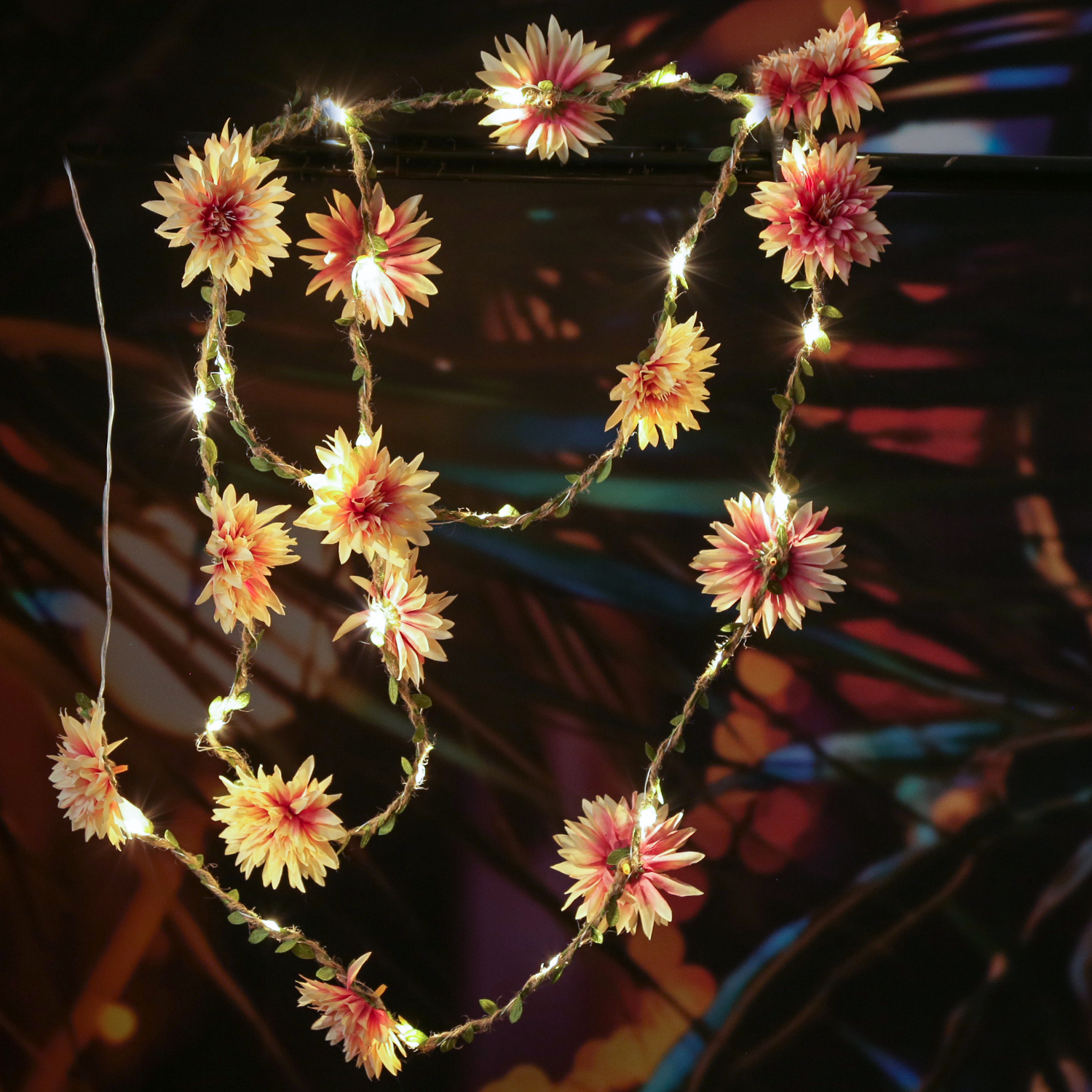 LED Lichterkette Dahlie - Blumengirlande - 30 warmweiße LED - Batterie - Timer - L: 2,9m - creme