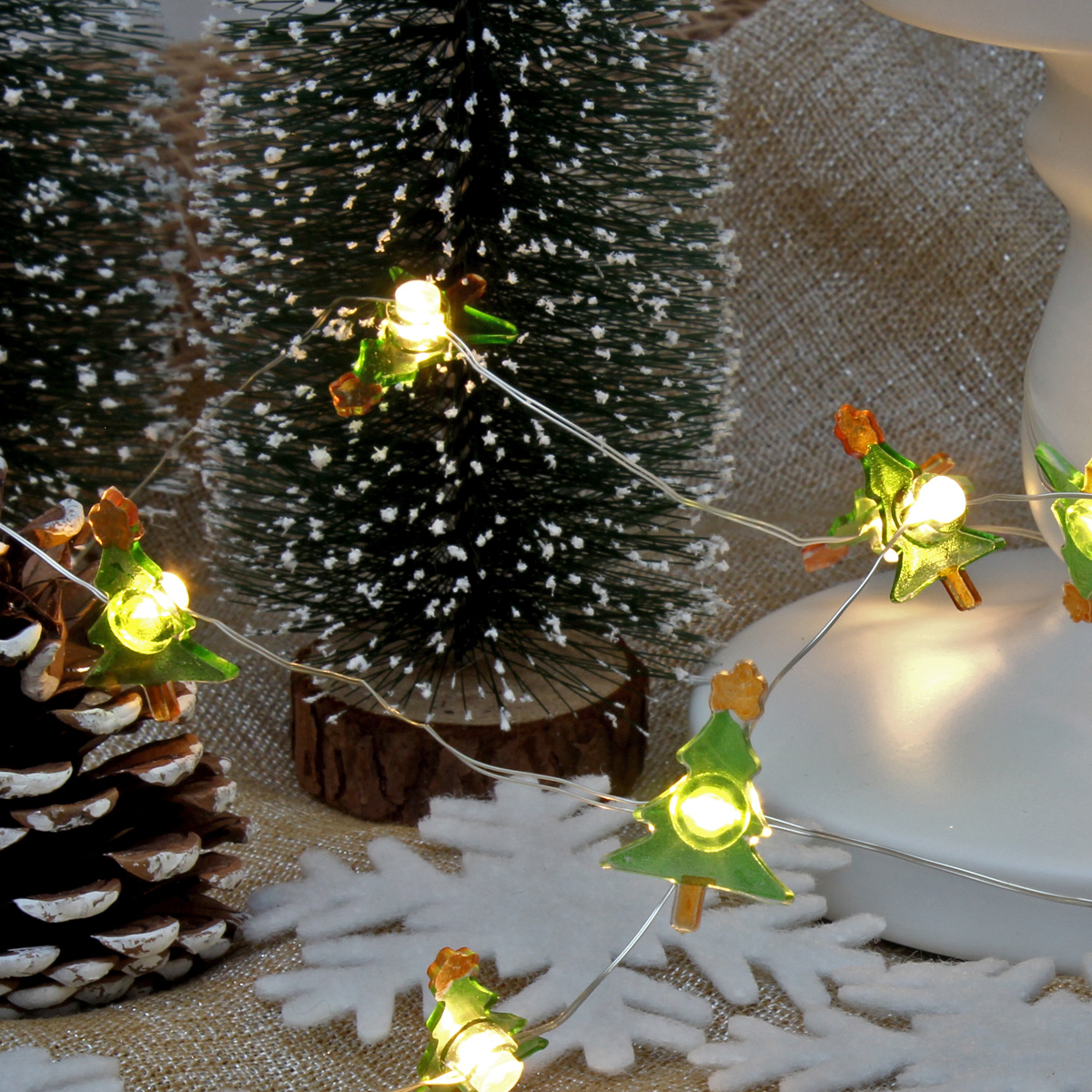 LED Drahtlichterkette "Tannenbaum" - 20 warmweiße LED - silberner Draht - L: 1,9m - Batteriebetrieb