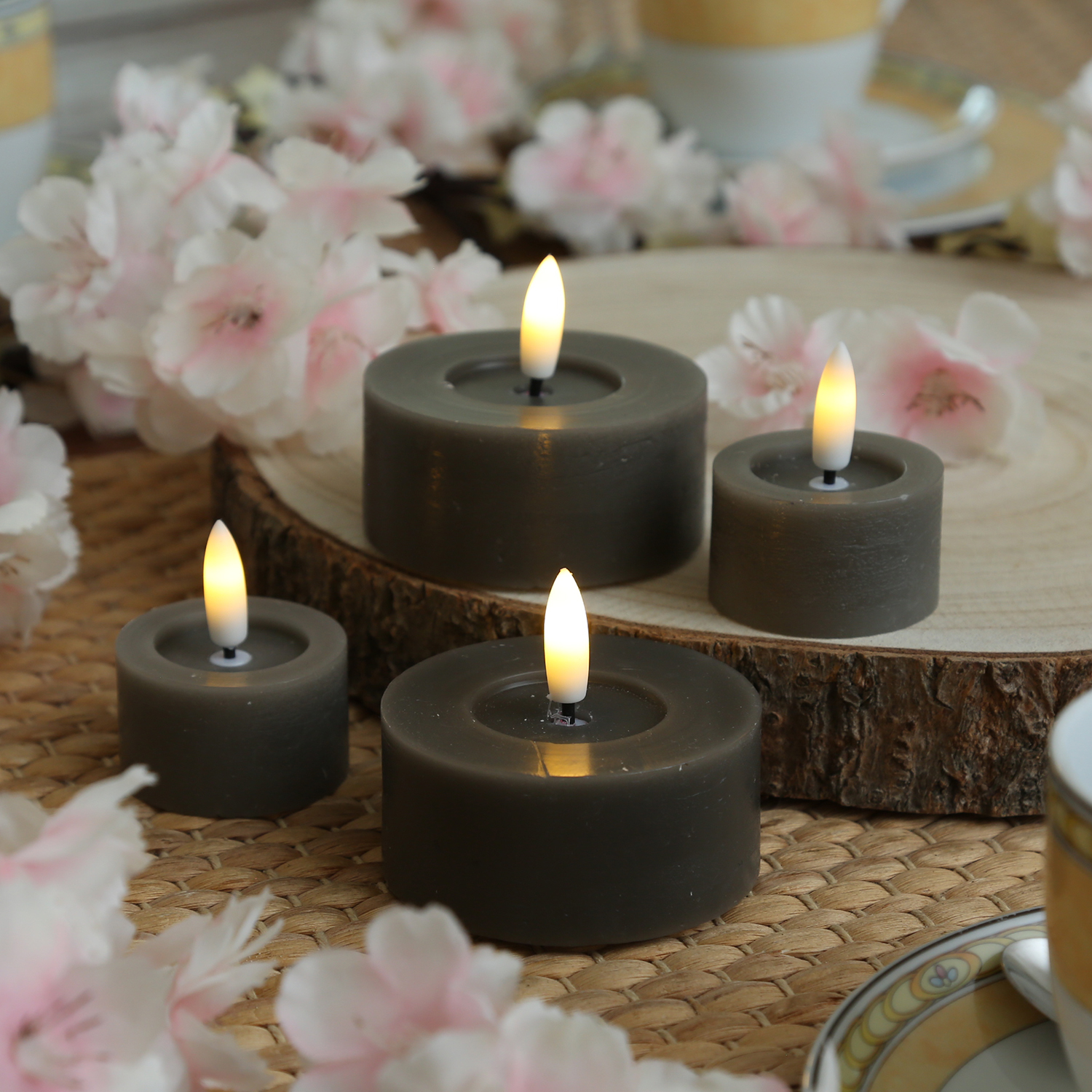 LED Maxi Teelichter LINA - Rustik-Optik - Echtwachs - Timer - D: 7cm - H: 6cm - grau - 2 Stück