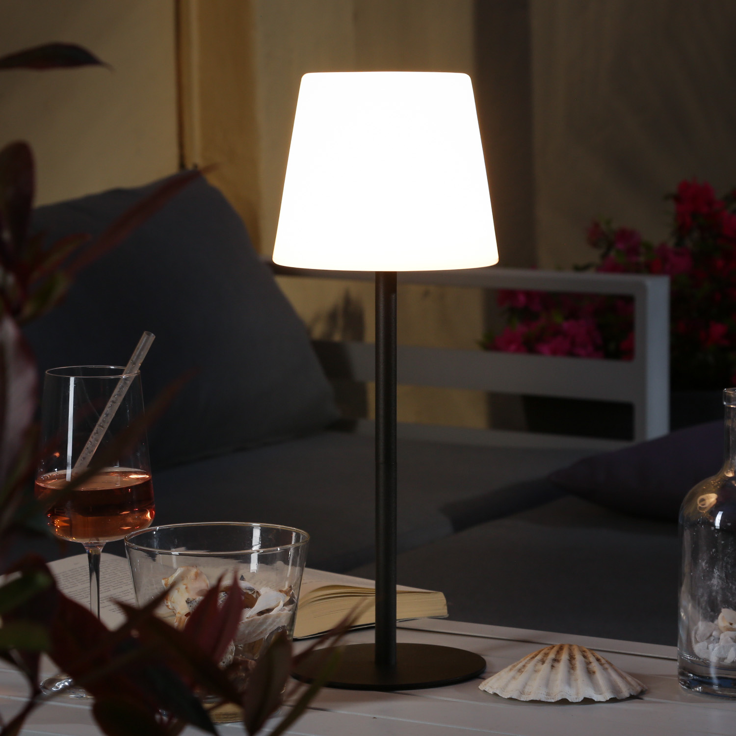 LED Garten Tischlampe - 4 Helligkeitsstufen - 2 Höhen - H: 40cm - wiederaufladbar per USB - f. Außen