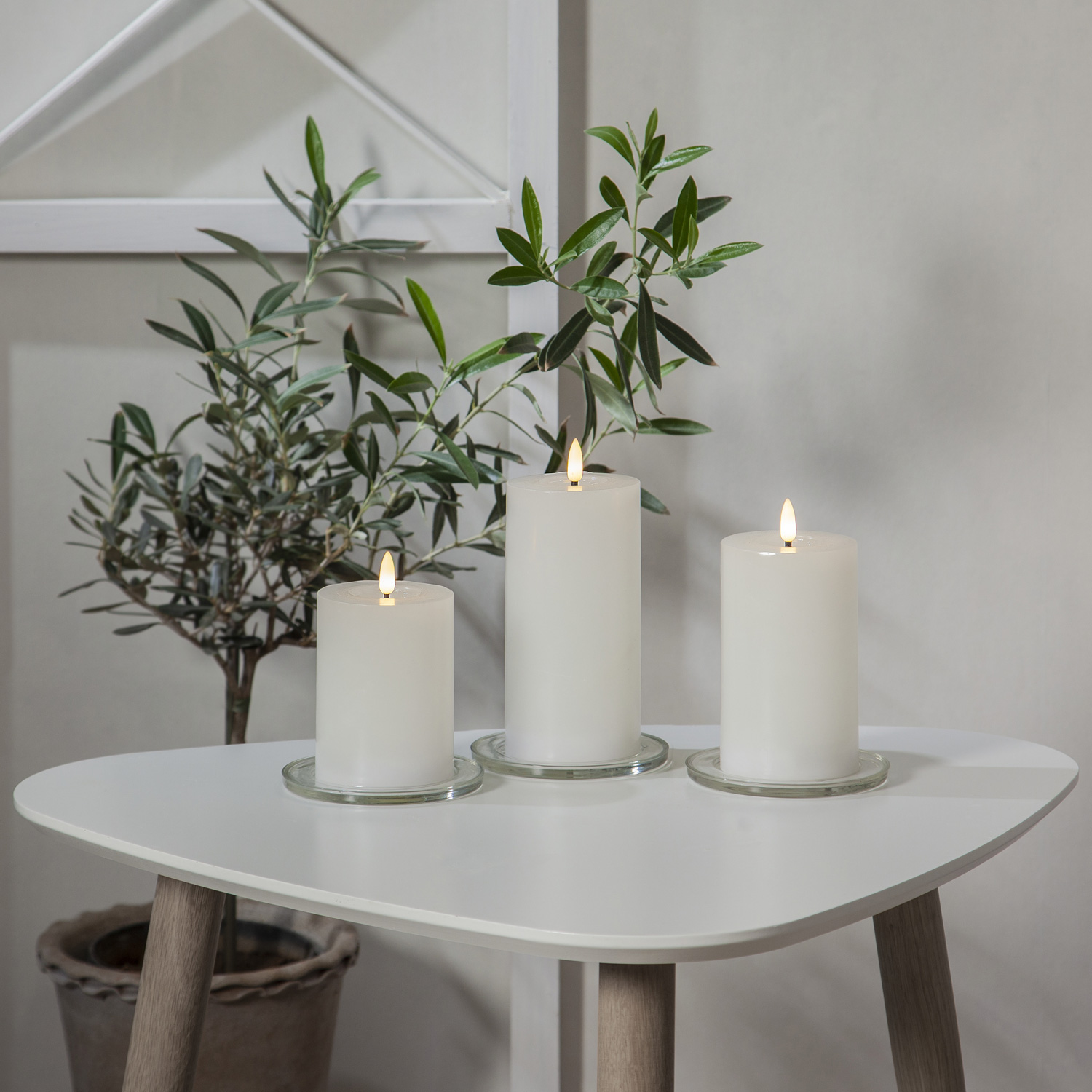 LED Kerzenset LINA - Echtwachs - realistische 3D Flamme - 3 Größen - Timer - weiß - 3er Set