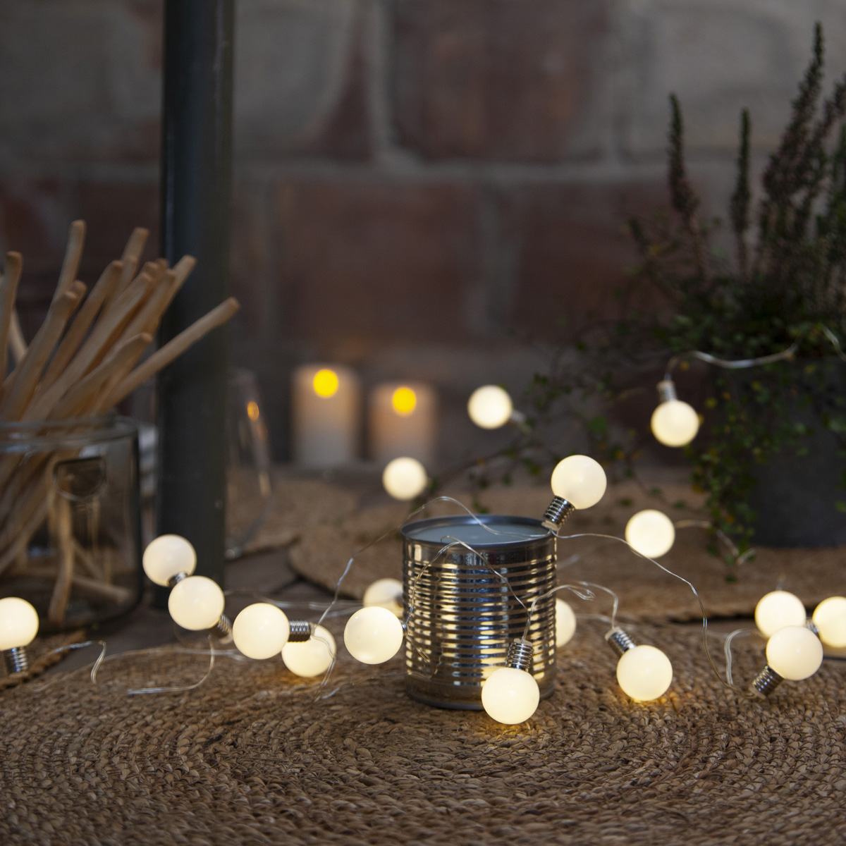 LED Lichterkette "Mini Glow" - 20 kleine Kugeln mit warmweißer LED - L: 3m - Batterie - Timer
