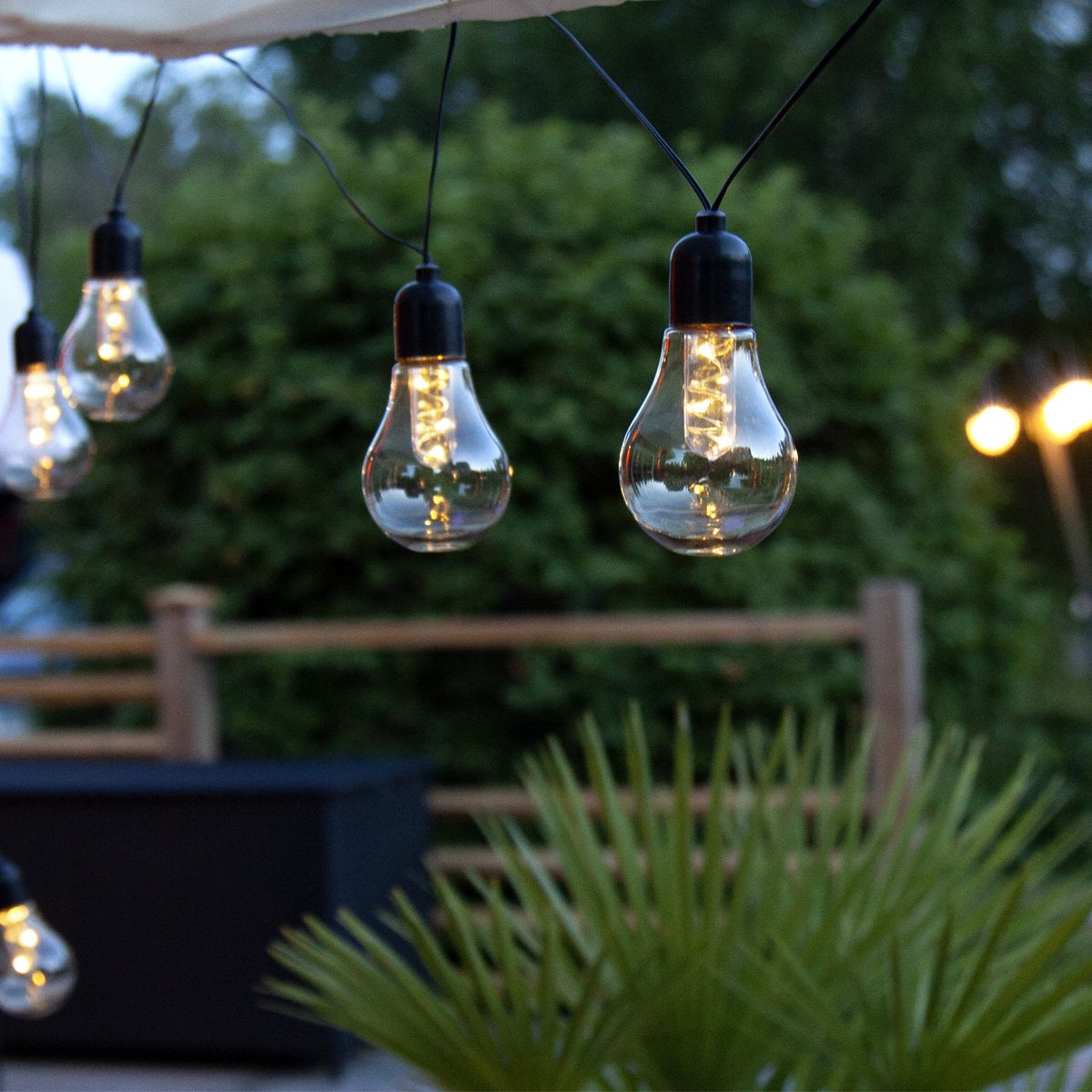 LED Party Lichterkette "Glow" - 10 Birnen á 3 warmweiße LED - L: 4,05m - Batterie - Timer - outdoor