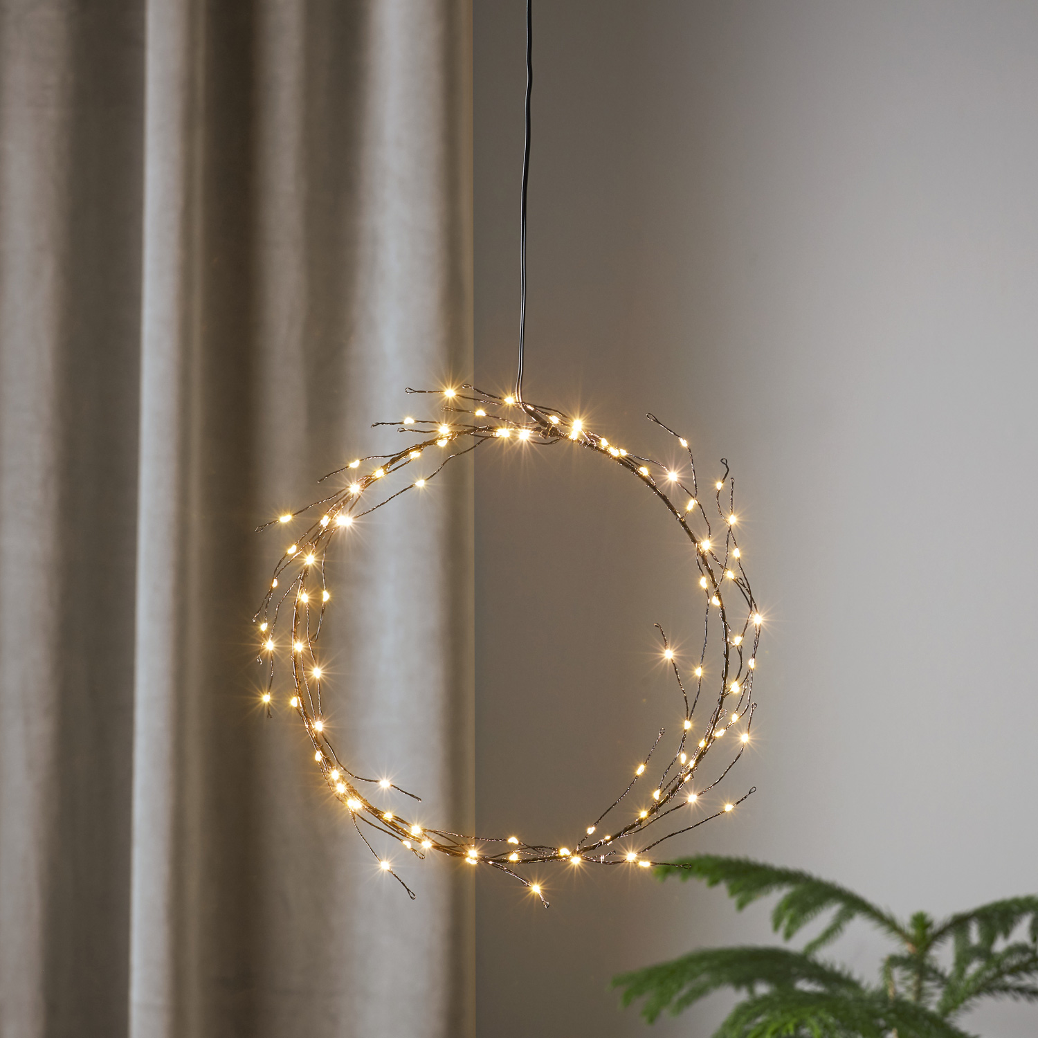 LED Kranz "Curly" - 95 warmweiße LED - D: 24cm - schwarz
