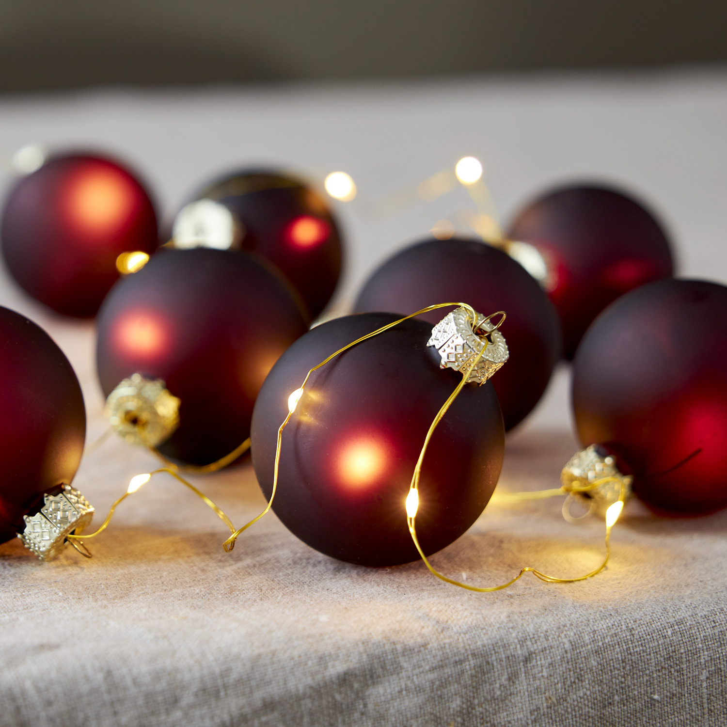LED Lichterkette Christbaumkugel - Glas - 22 warmweiße LED - L: 1,6m - Timer - Batterie - rot