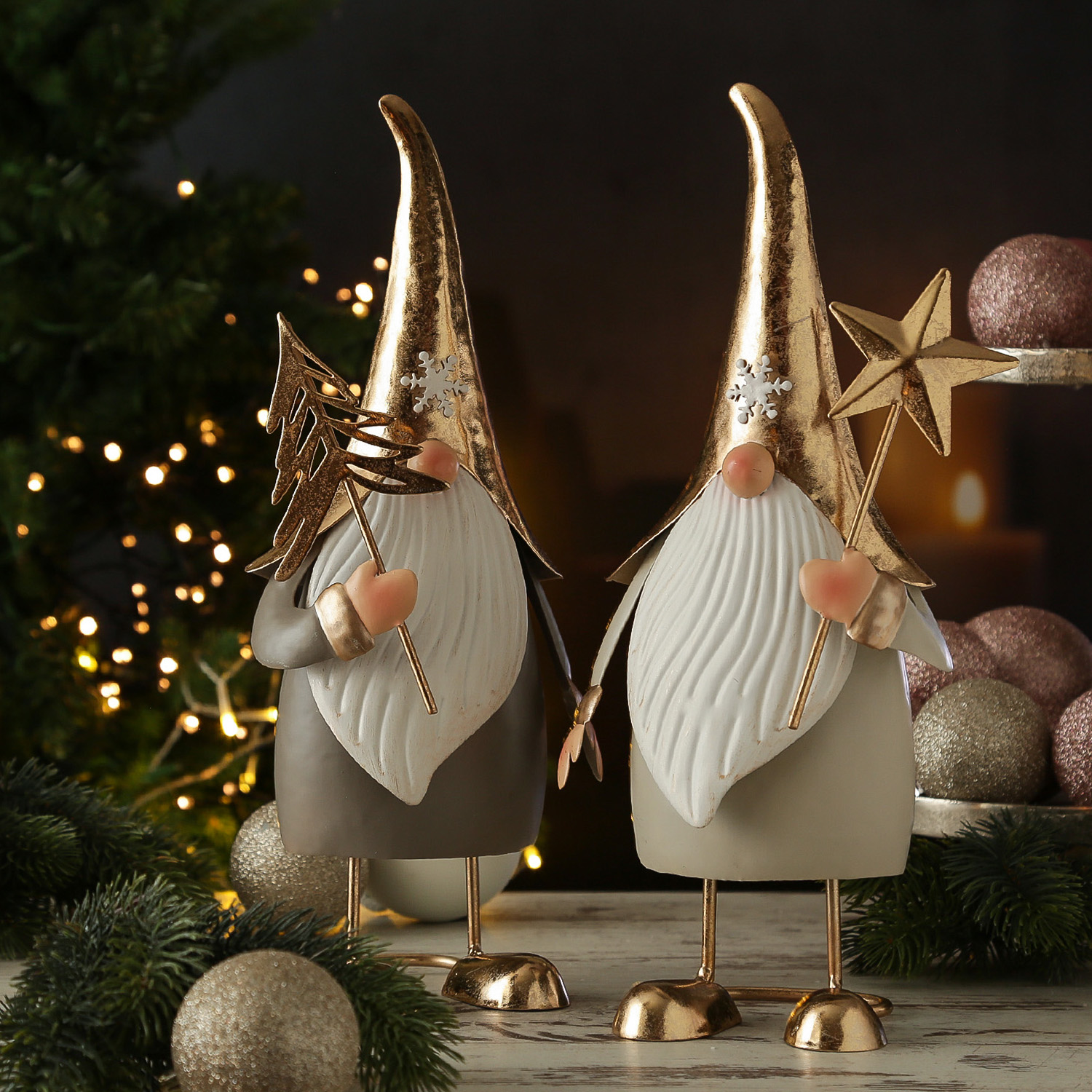 Weihnachtswichtel LARS mit Stern - Dekofigur aus Metall - H: 35cm - gold, grau