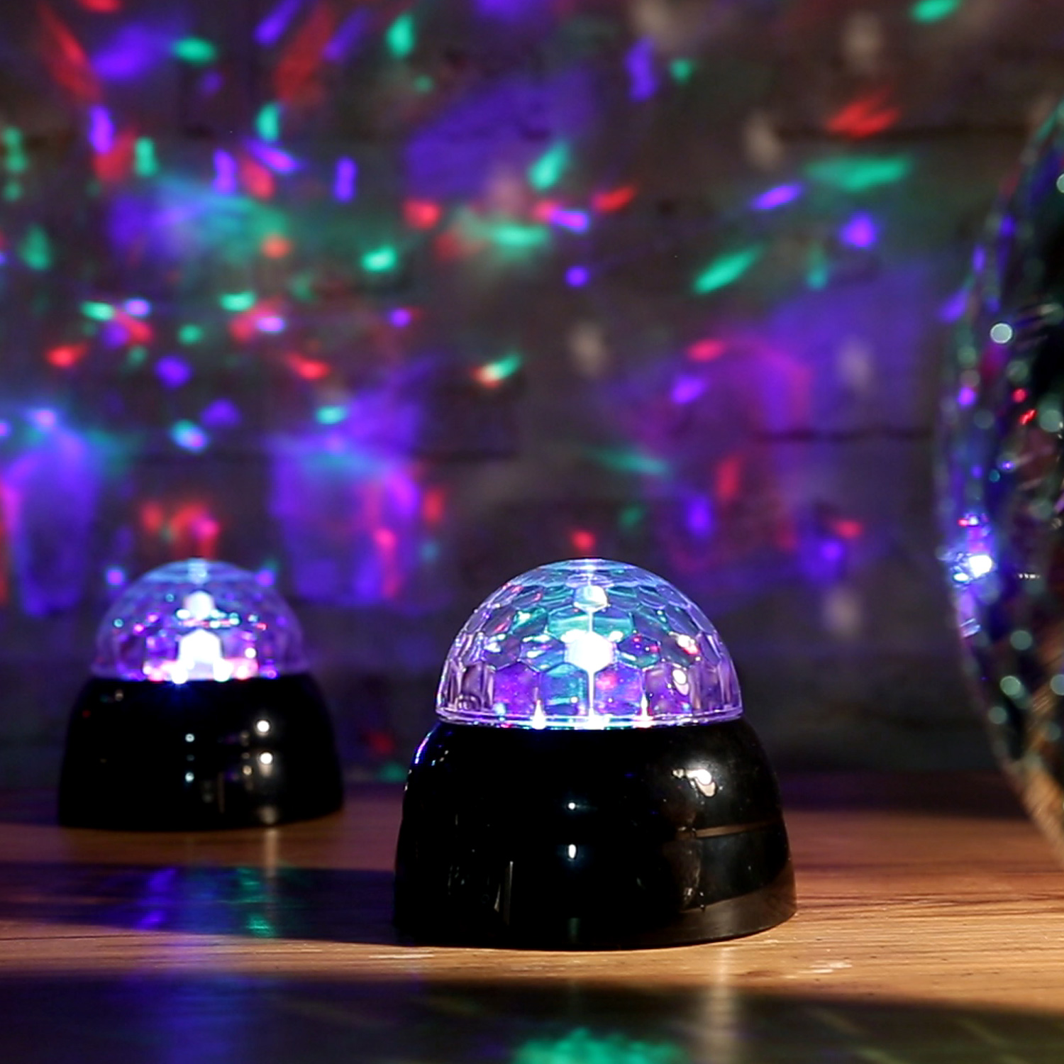 STAR LIGHT - Party Lichteffekt - Batteriebetrieb oder USB - RGB Farbspiel