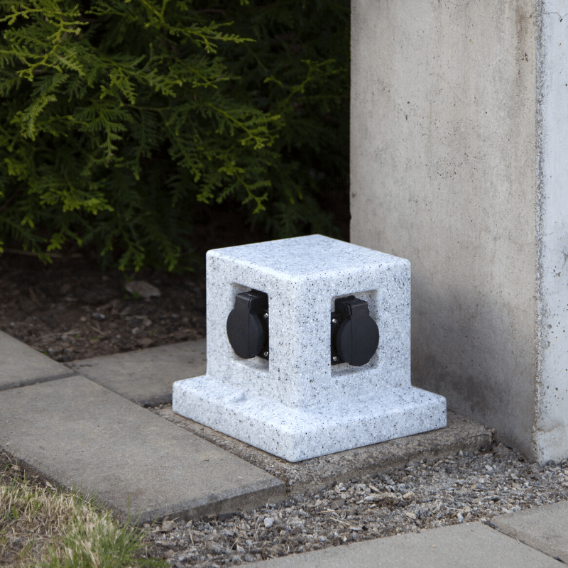 Gartensteckdose "Plugge" - Granitoptik - für 4 Stecker - 2 m Zuleitung