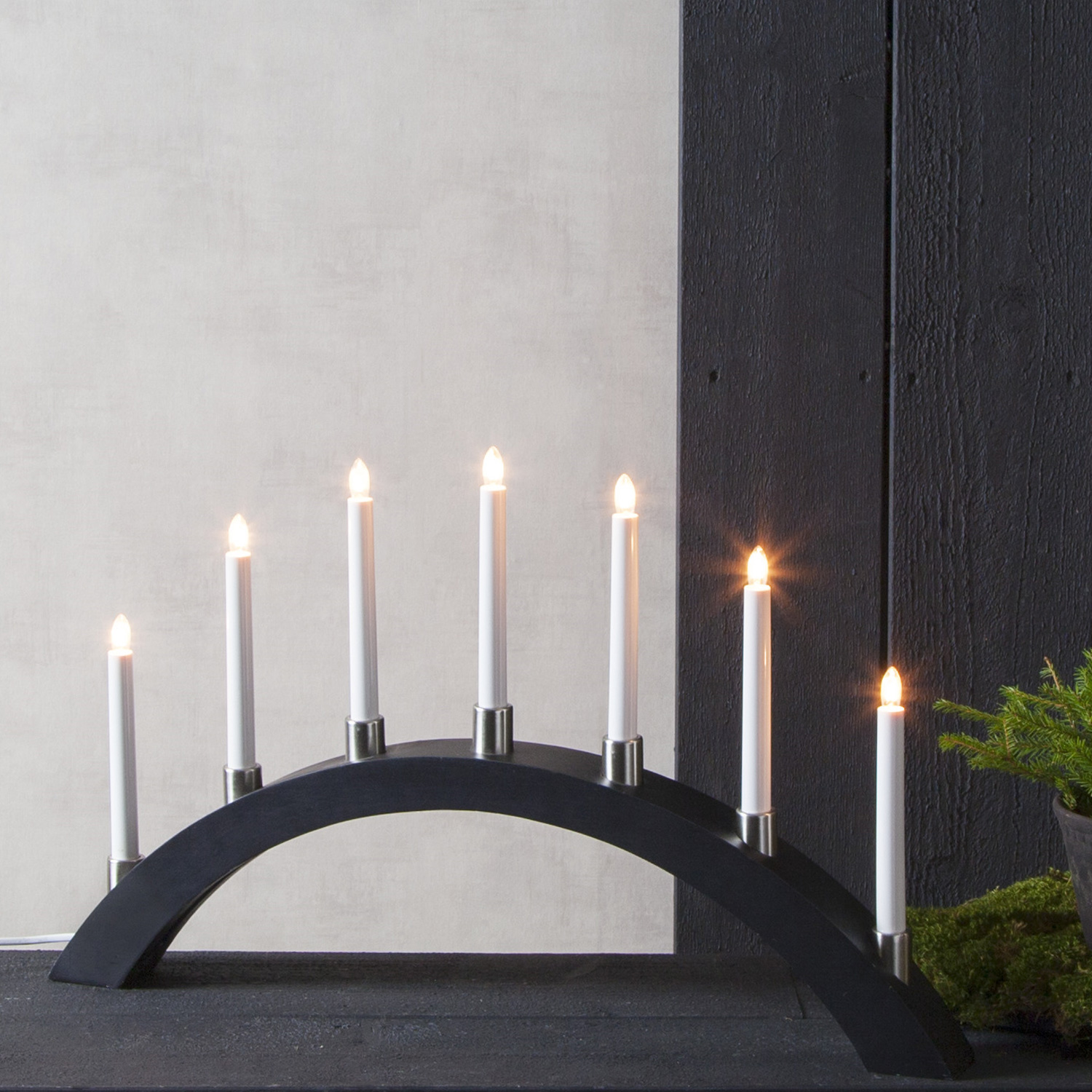 Lichterbogen TALL  - 7 warmweiße Glühlampen - L: 67cm, H: 40cm - Holz - Schalter - Schwarz
