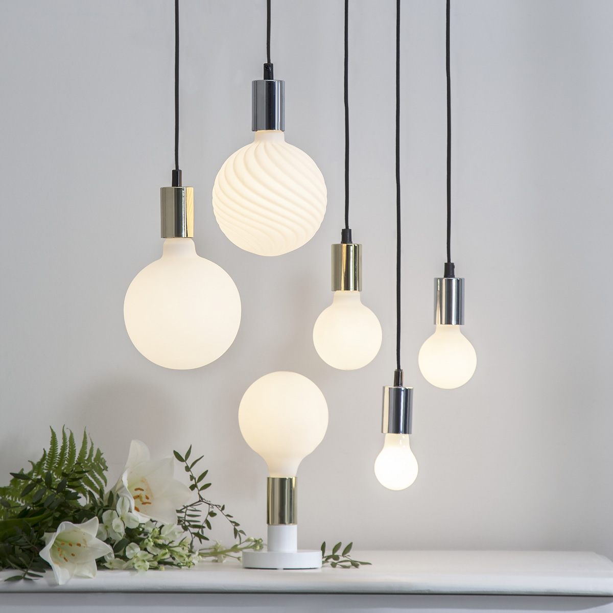 LED DEKO Leuchtmittel - OPAL - soft-touch - E27 - D: 80mm - 5W - 2600K - 400lm - dimmbar