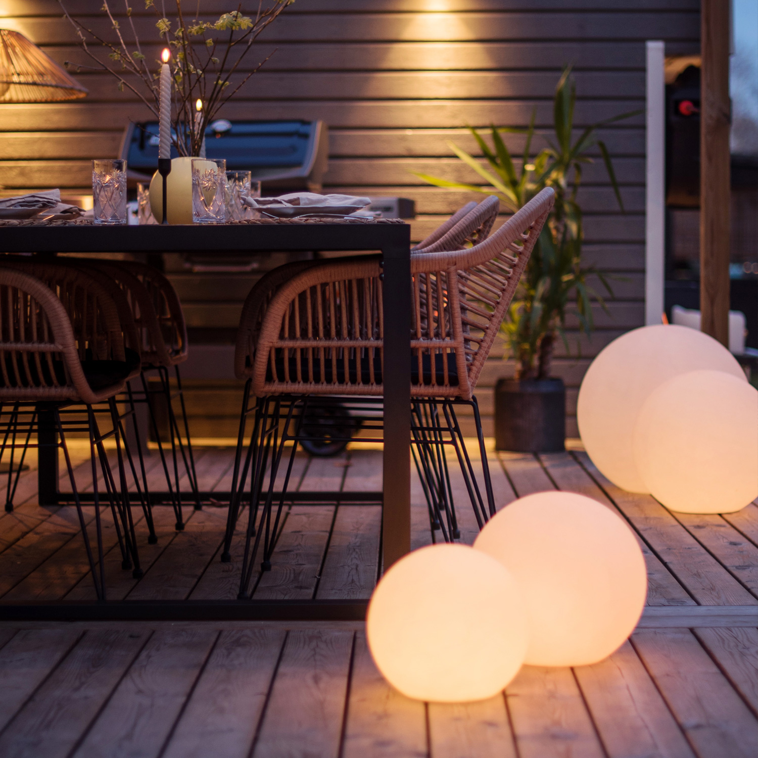 LED Kugel Twilights - Gartenkugel 25cm - RGB Farbwechsel/feste Farbe - Fernbedienung - Aufladbar