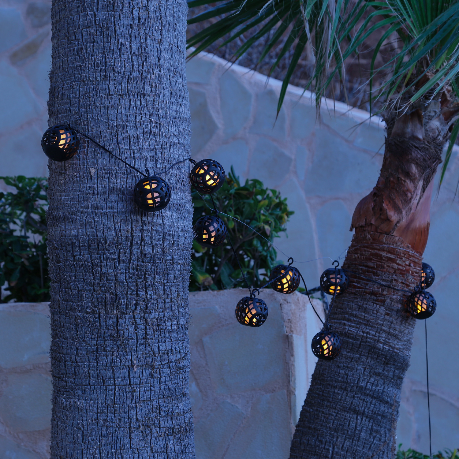 LED Solar Lichterkette Feuerball - 8 Kugeln mit Flammeneffekt - Lichtsensor - L: 2,1m - für Außen