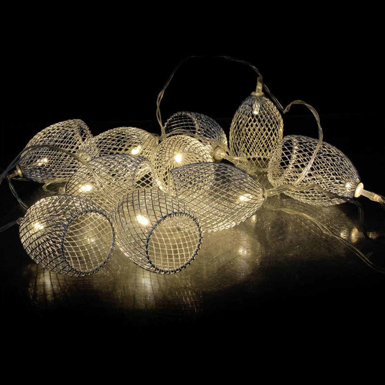 LED Lichterkette GLAMOUR - 10 silberne Lampenschirmchen - L: 1,8m - Batteriebetrieb