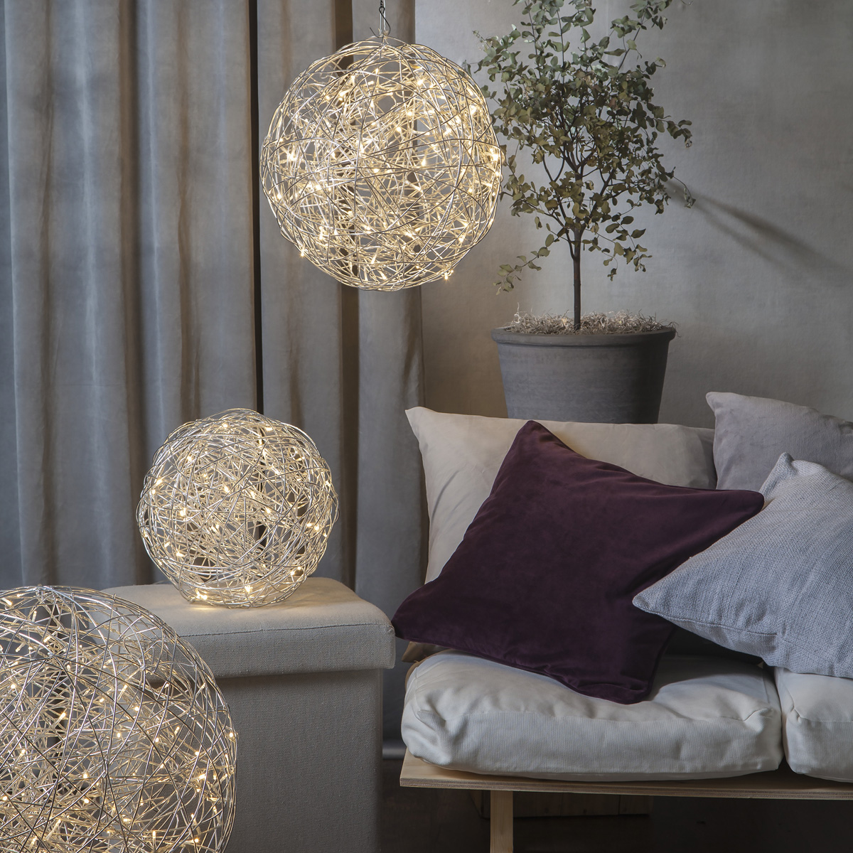 LED 3D Designkugel - D: 30cm - 50 warmweiße LED - Indoor & Outdoor - aus Silberdraht