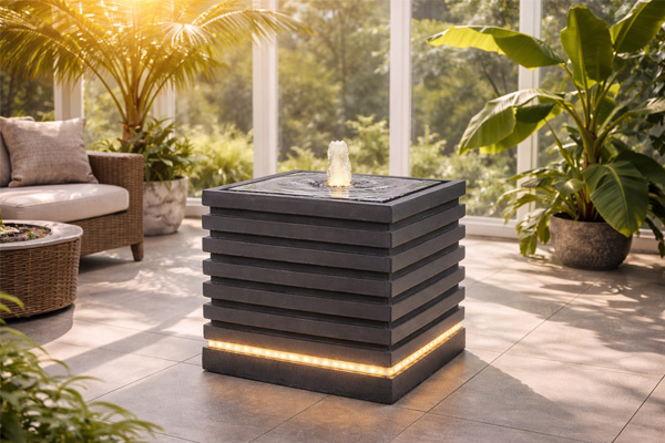 Brunnen Würfel mit Rippen - LED Beleuchtung - 35cm - Kreislaufpumpe