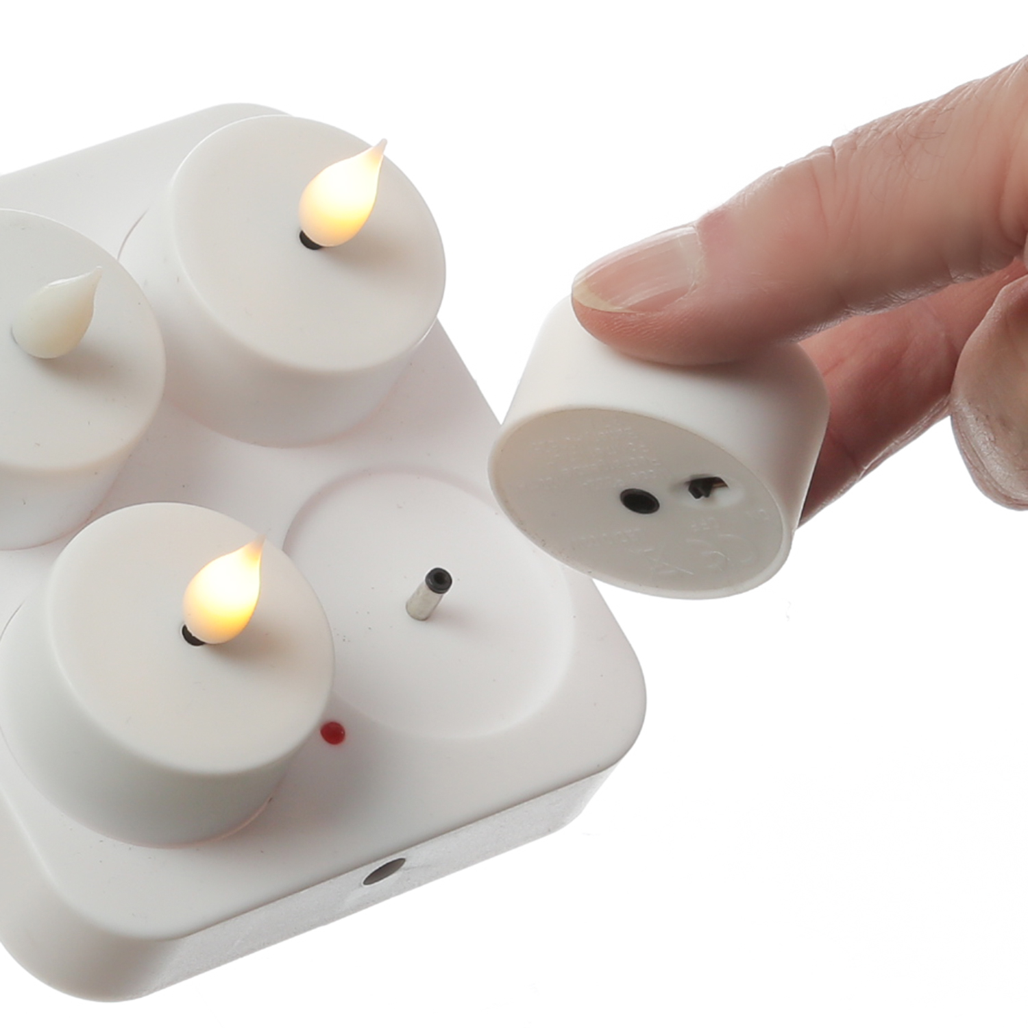LED Teelichter - 8 wiederaufladbare LED Teelichter mit Ladestation - D: 4cm - flackernd - weiß