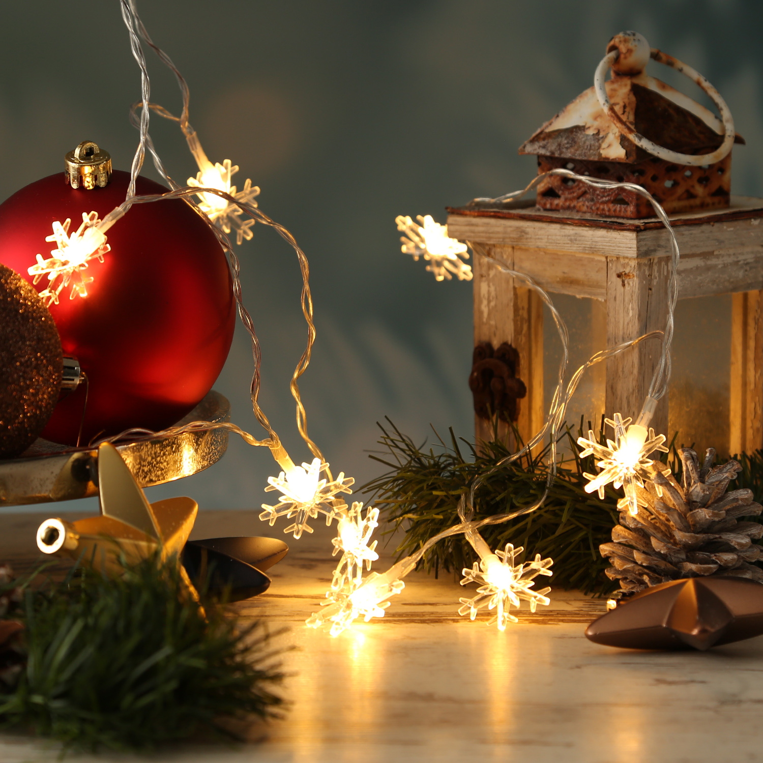 TEHAUX LED-Lichterkette Mit Kugelglocken – 2 M, Warmweiß, Batteriebetrieben, Für Weihnachten & Party (ohne Batterien)
