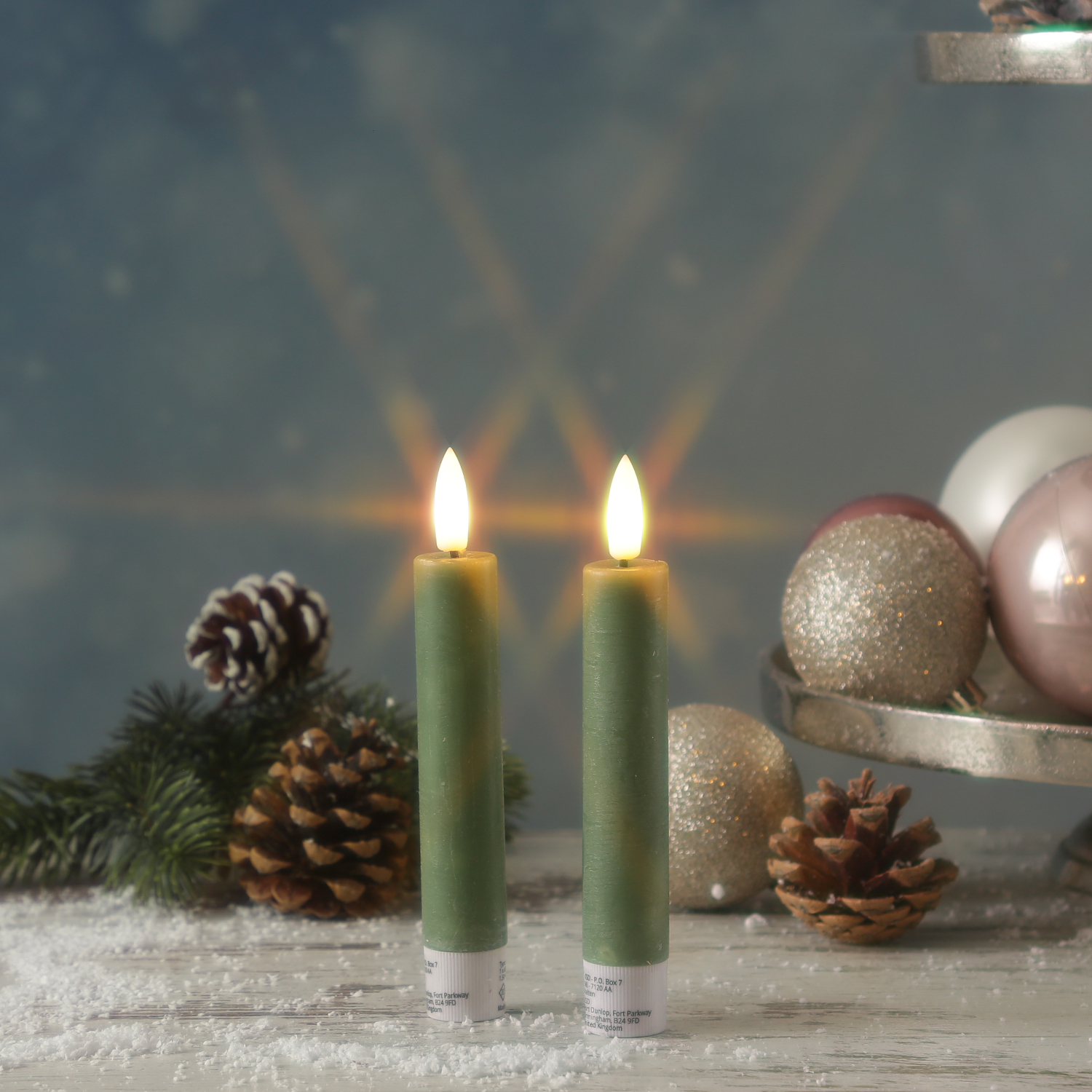 LED Stabkerzen LINA - Rustik-Optik - Echtwachs - 3D Flamme - H: 16cm - Timer - grün - 2er Set