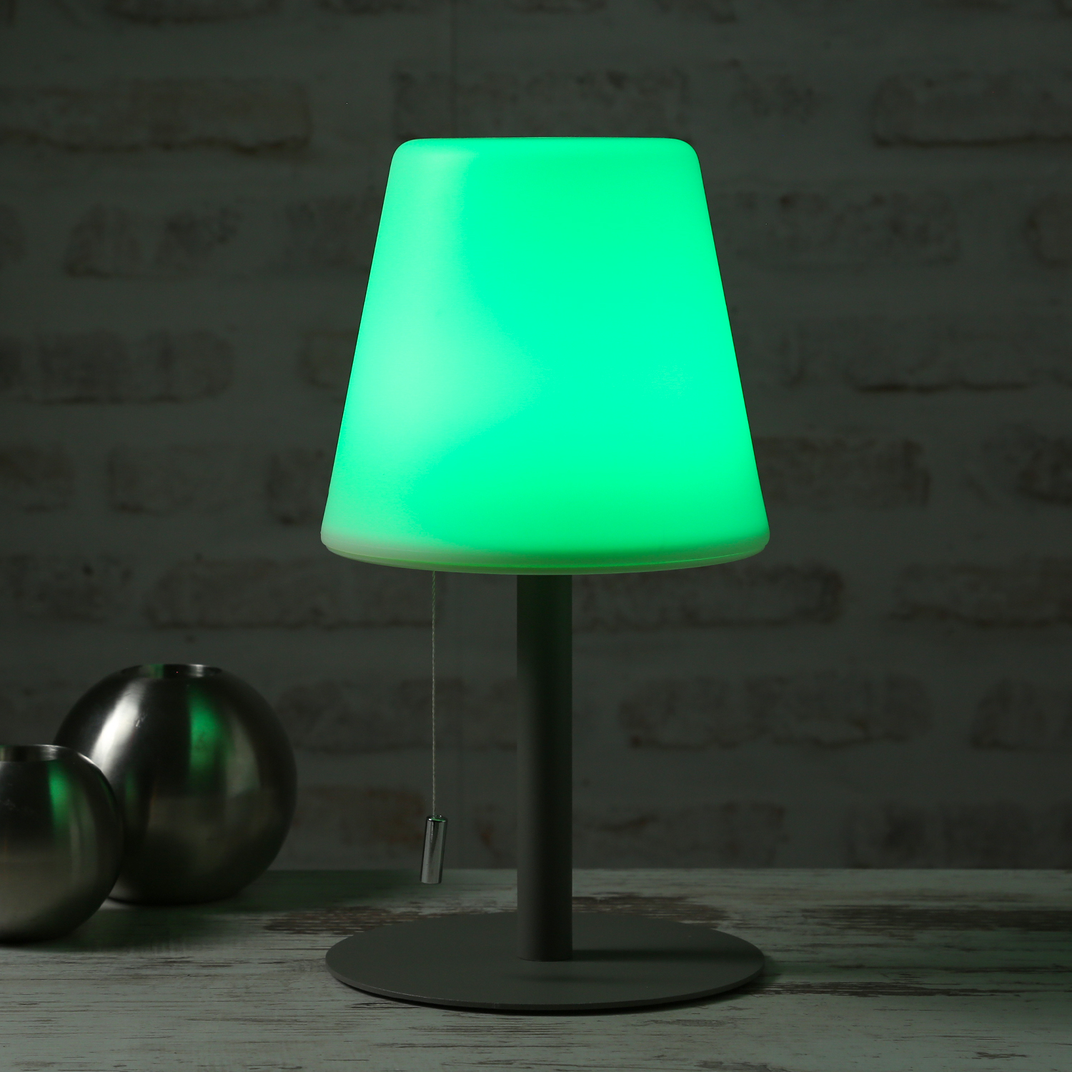 LED Garten Tischlampe - H: 30cm - 2 Lichtstufen u. RGB Farbwechsel - wiederaufladbar - weiß/silber