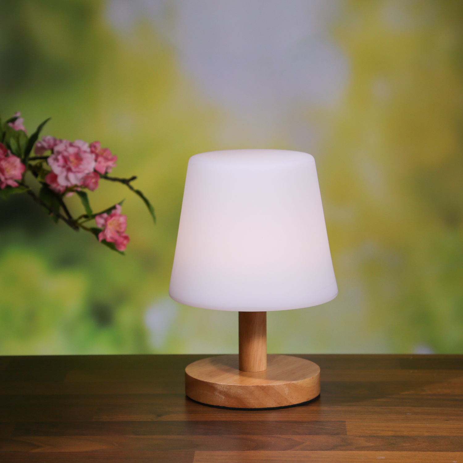 LED Garten Tischlampe - H: 26,5cm - weißer Lampenschirm, D: 16cm - Batteriebetrieb